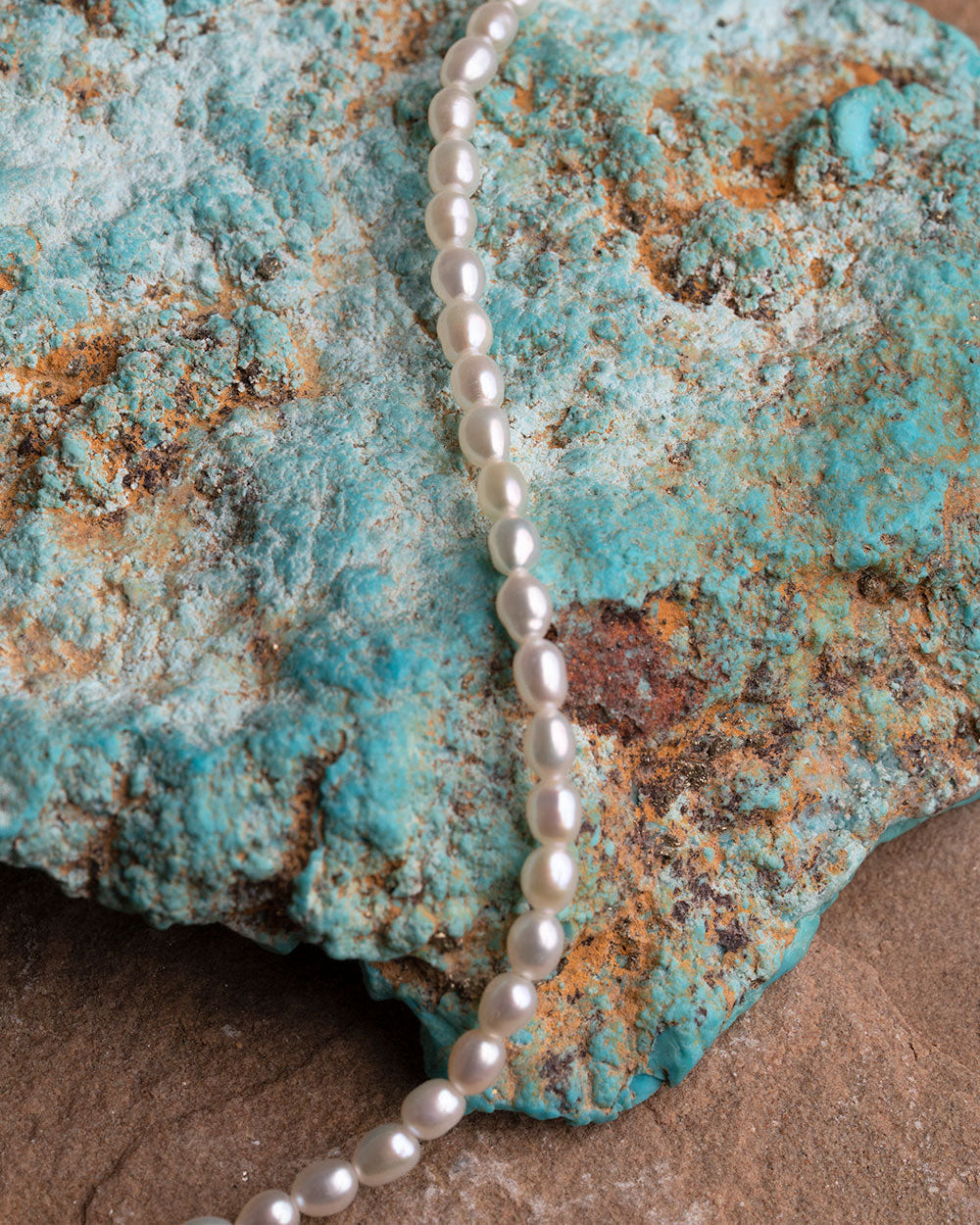 Collar de perlas cultivadas de agua dulce ovaladas 3-4 mm