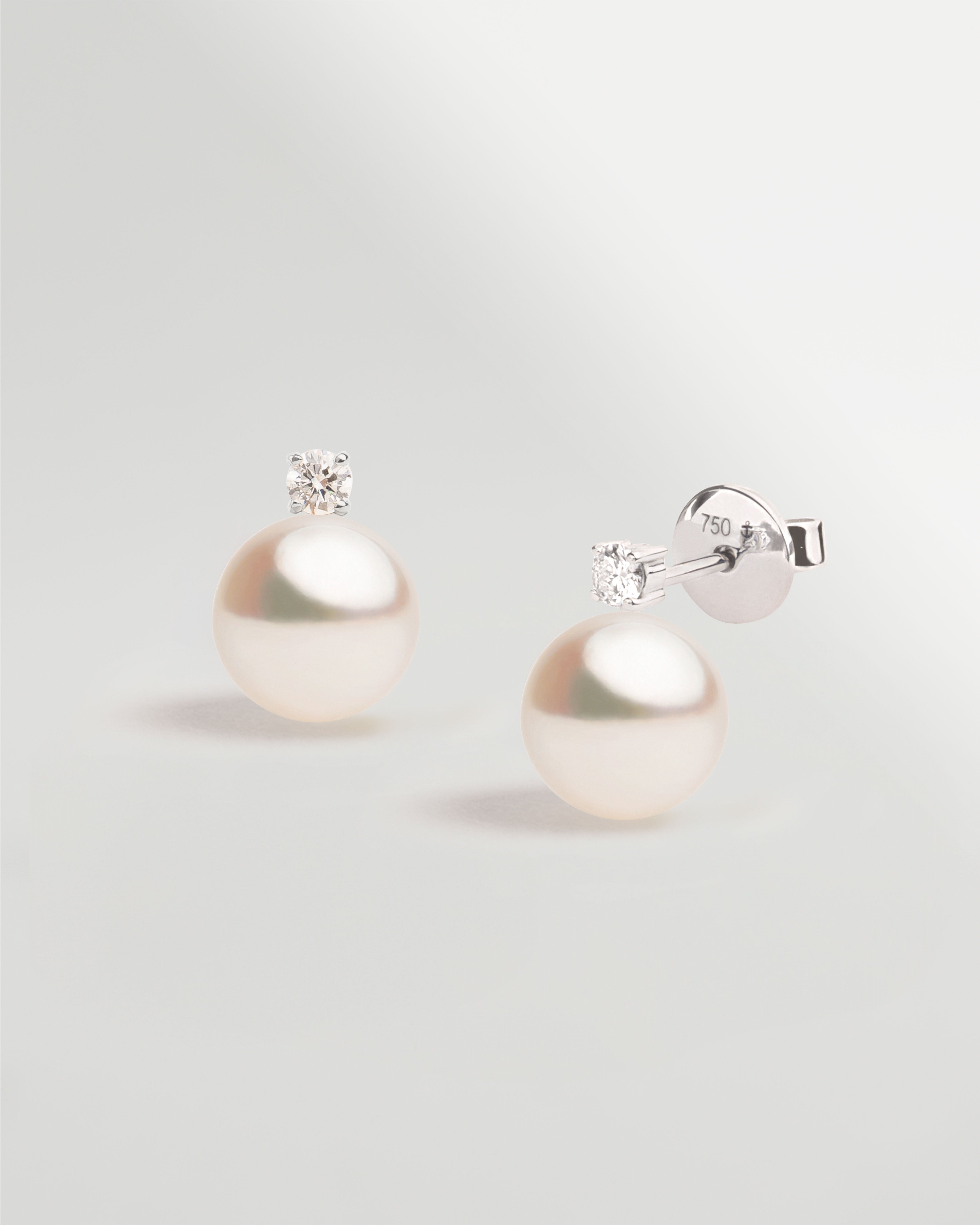 Pendientes Elara con Perlas Akoya y Diamantes en Oro Blanco | 7,5 - 8 mm