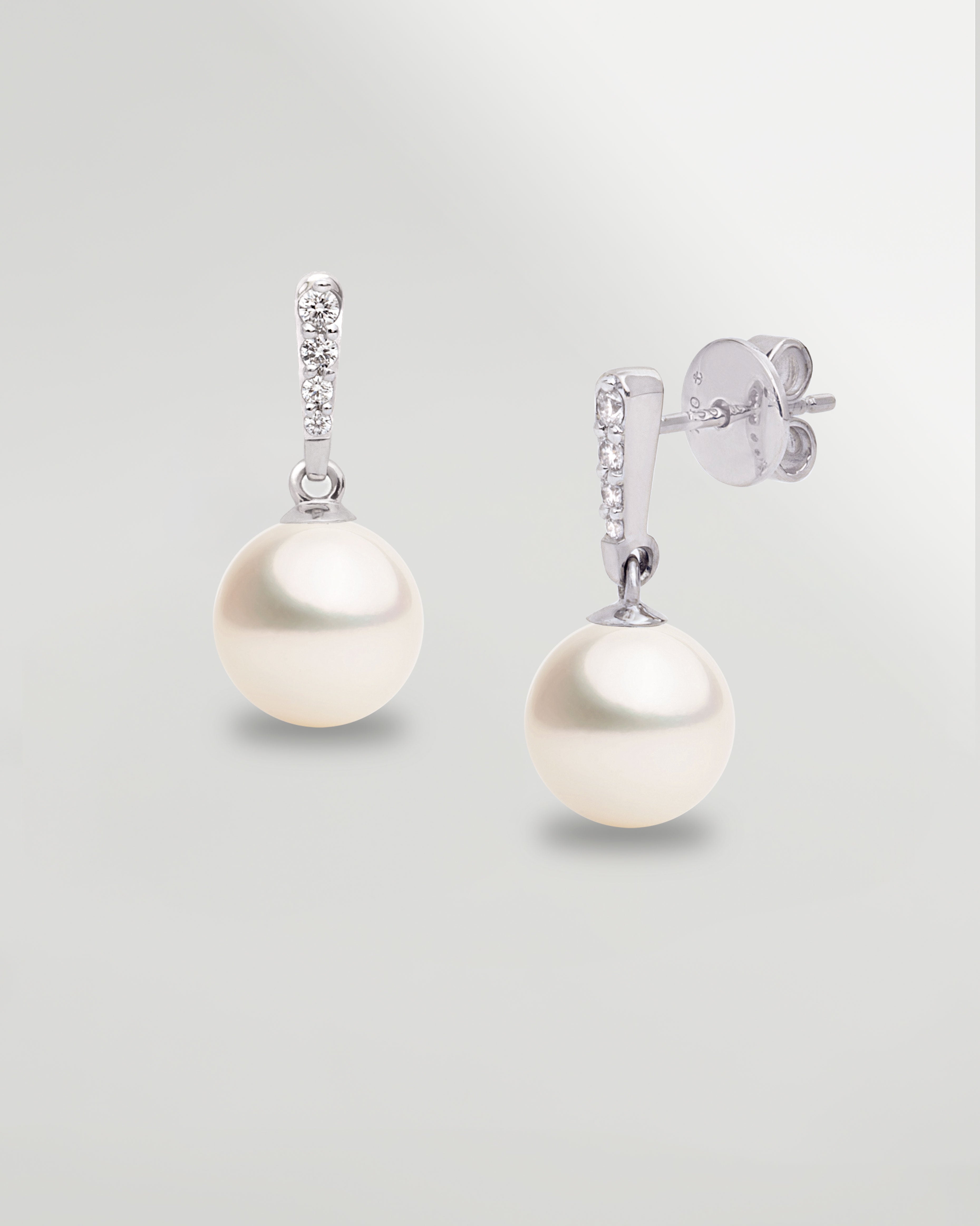 Pendientes Alyssa con Perlas Agua dulce y Diamantes en Oro Blanco | 8 - 8,5 mm