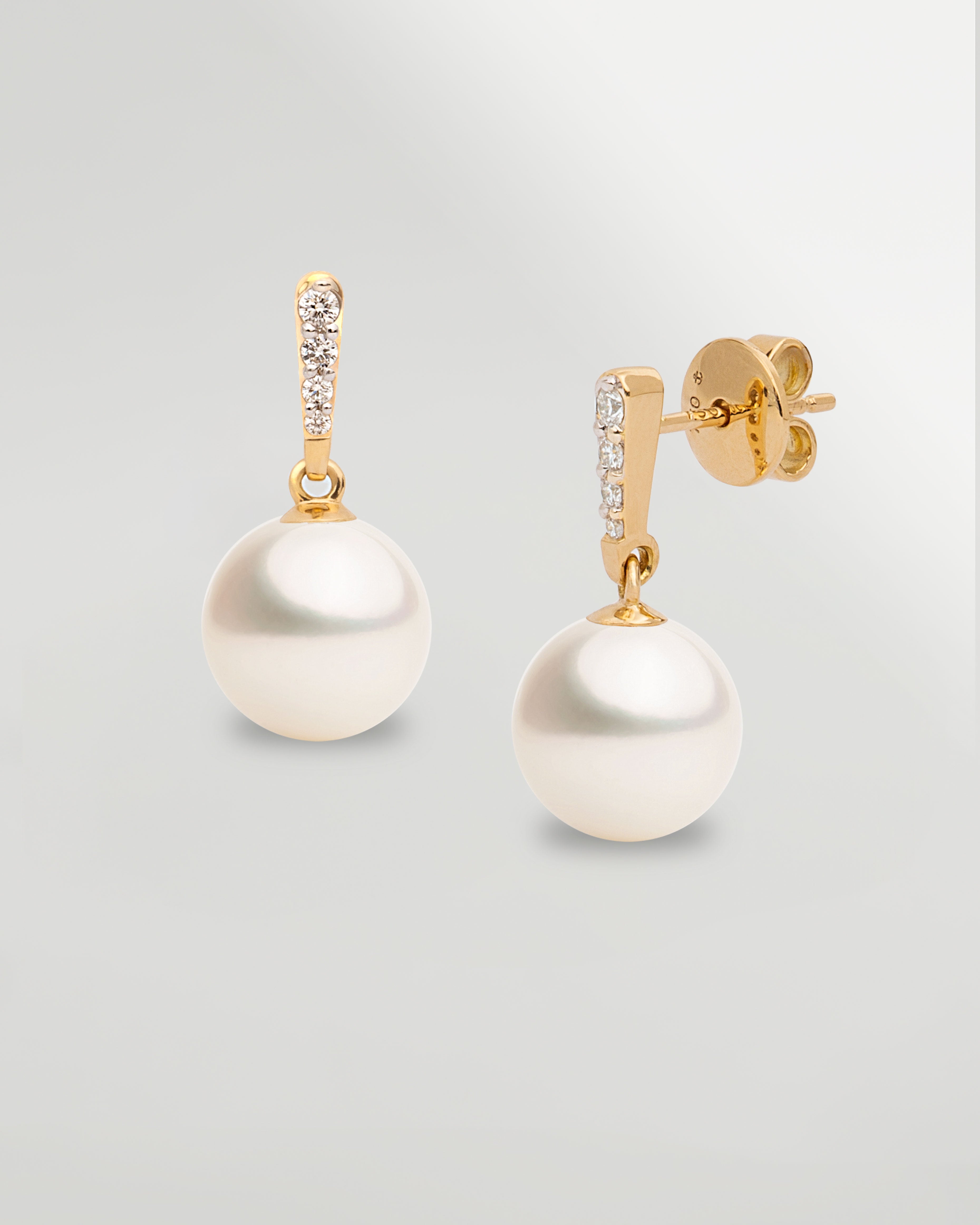 Pendientes Alyssa con Perlas Agua dulce y Diamantes en Oro | 9- 10 mm