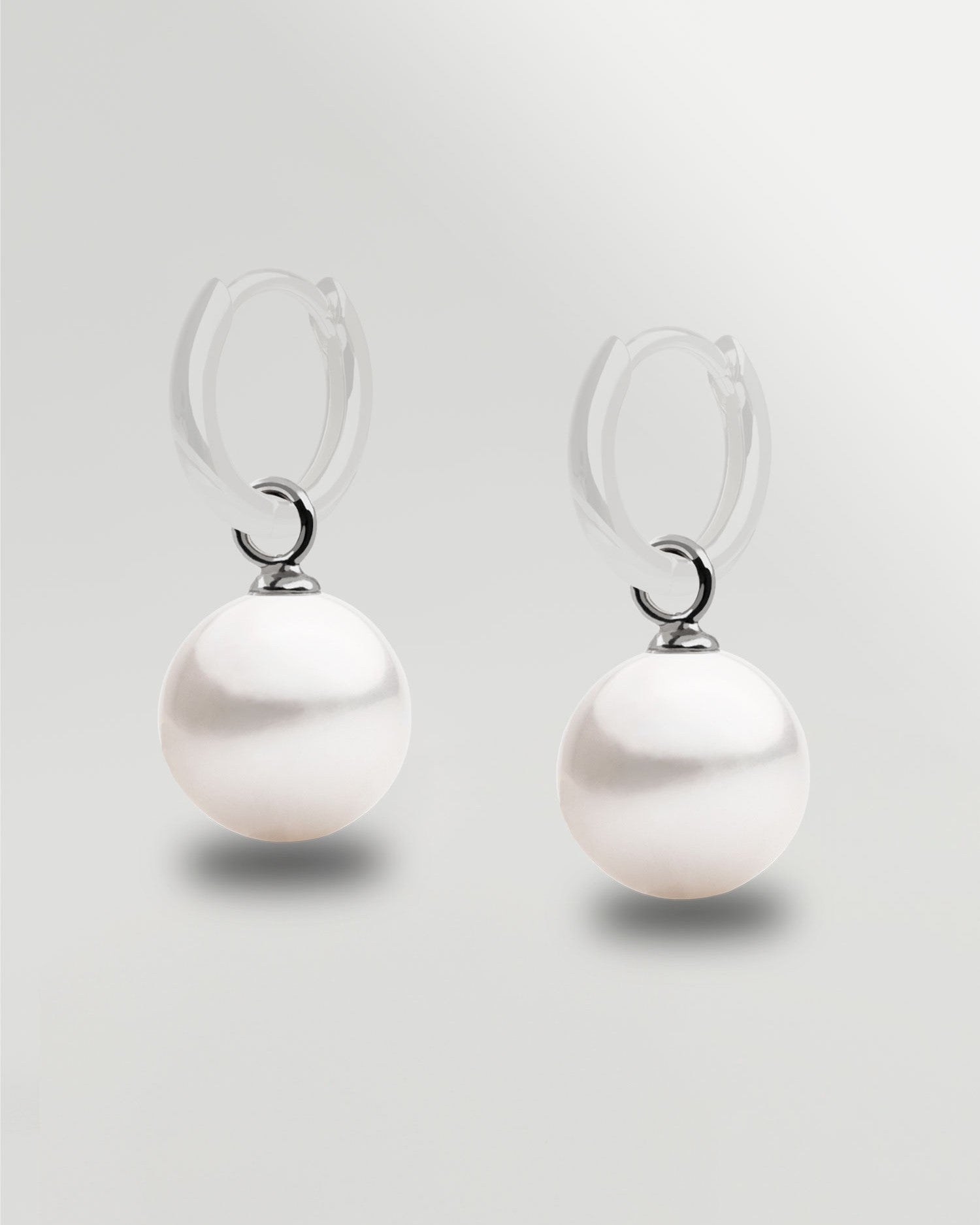 Charms de Oro Blanco de 18k con Perla Redonda