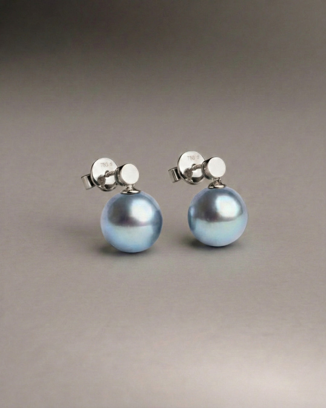 Pendientes Cassia Blue Akoya en Oro Blanco 18k | SY Perlas