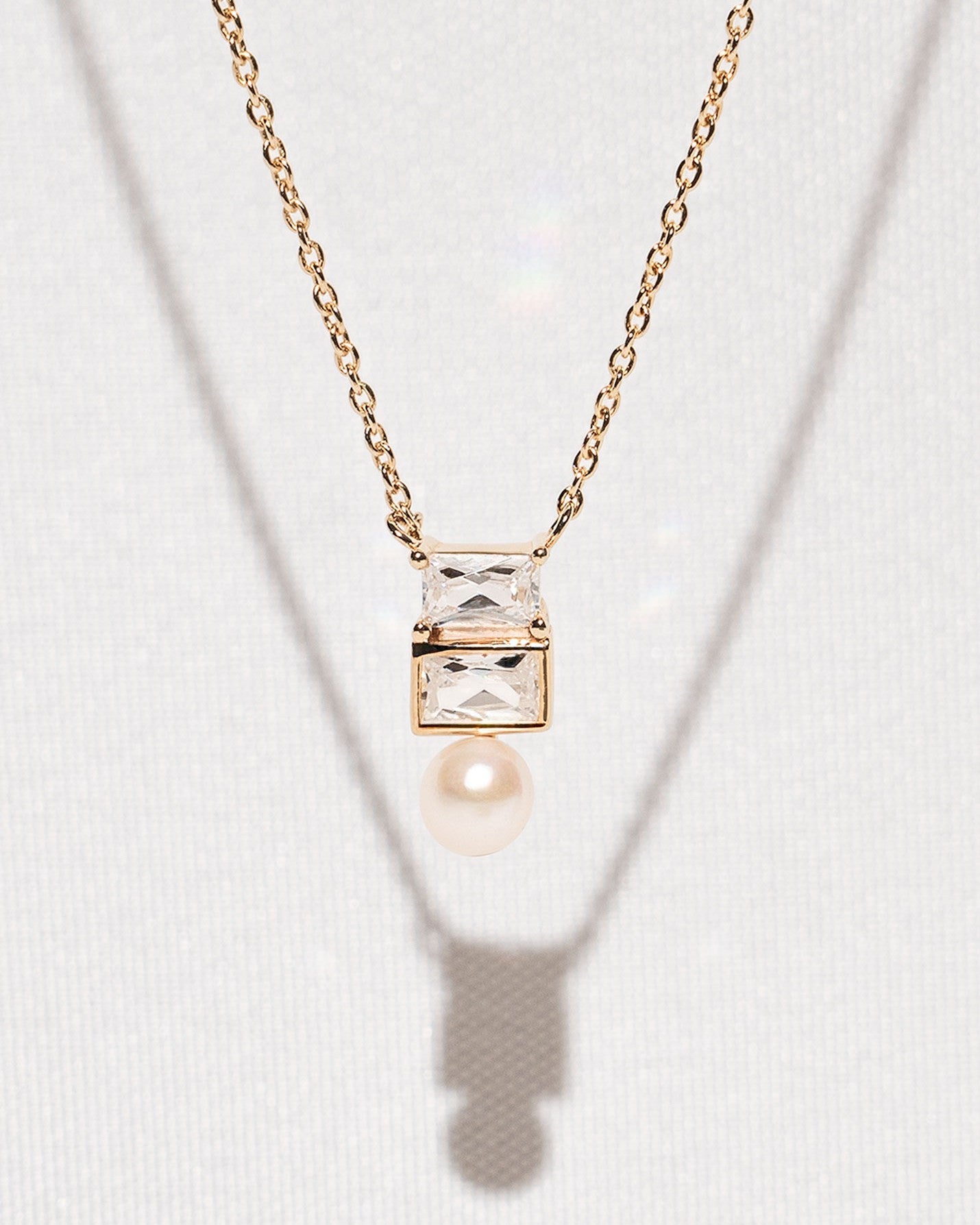 Colgante Monroe de Perla Cultivadas de Agua dulce 4.5-5mm y Circonita