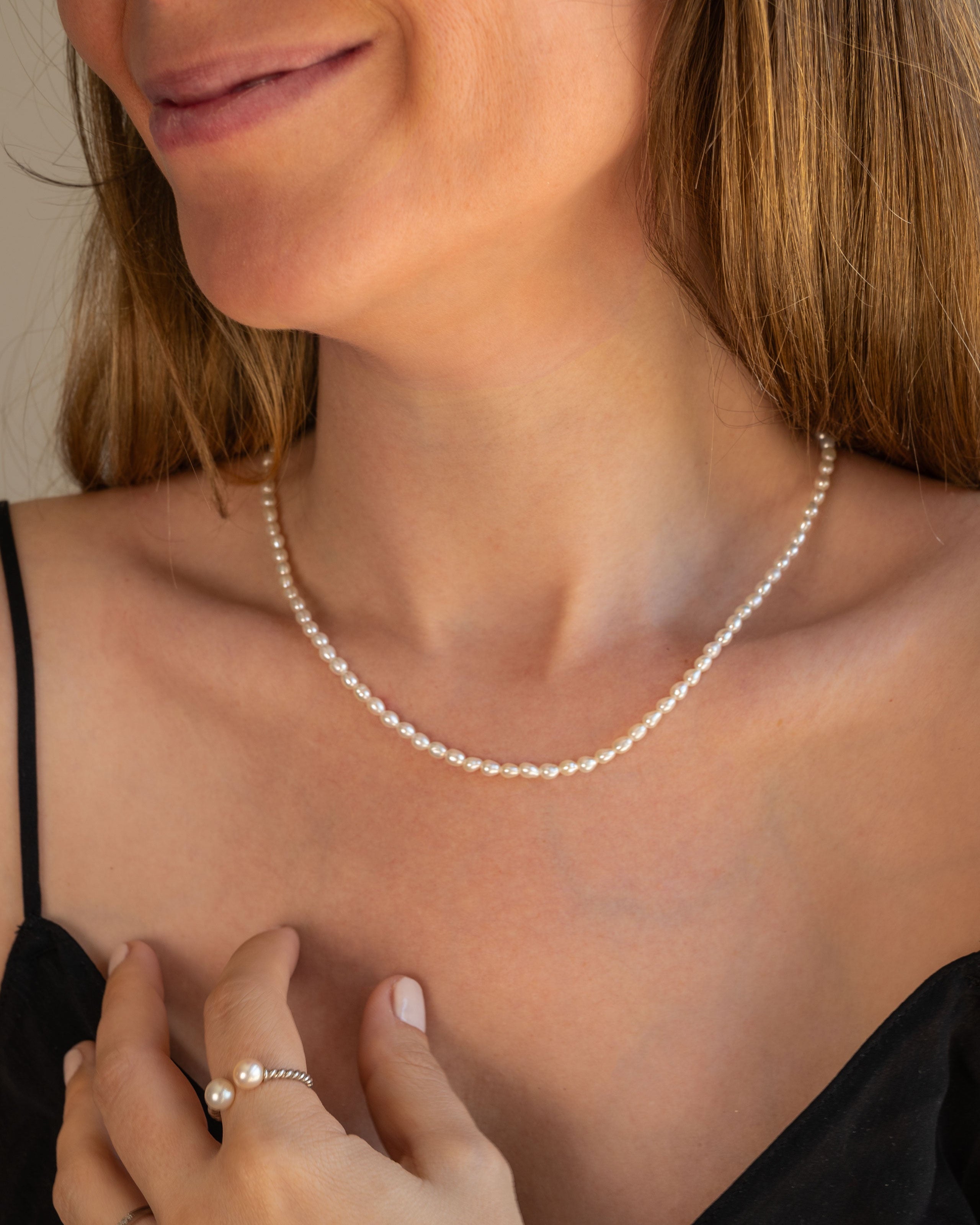 Collar de perlas cultivadas de agua dulce ovaladas 3-4 mm