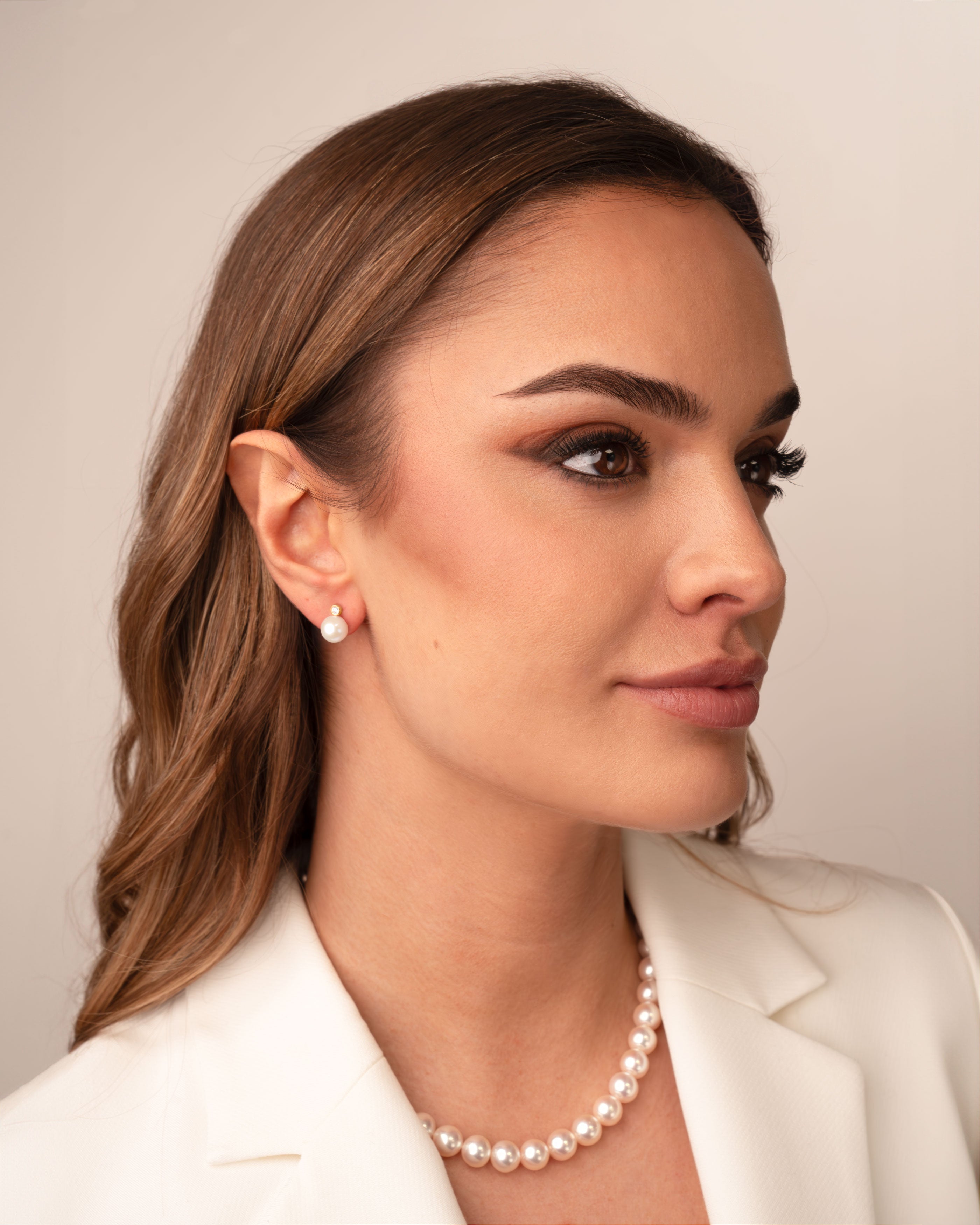 Foto Modelo Pendientes Lyra con Perlas Akoya y Diamantes Redondos en Oro | 7,5 - 8 mm