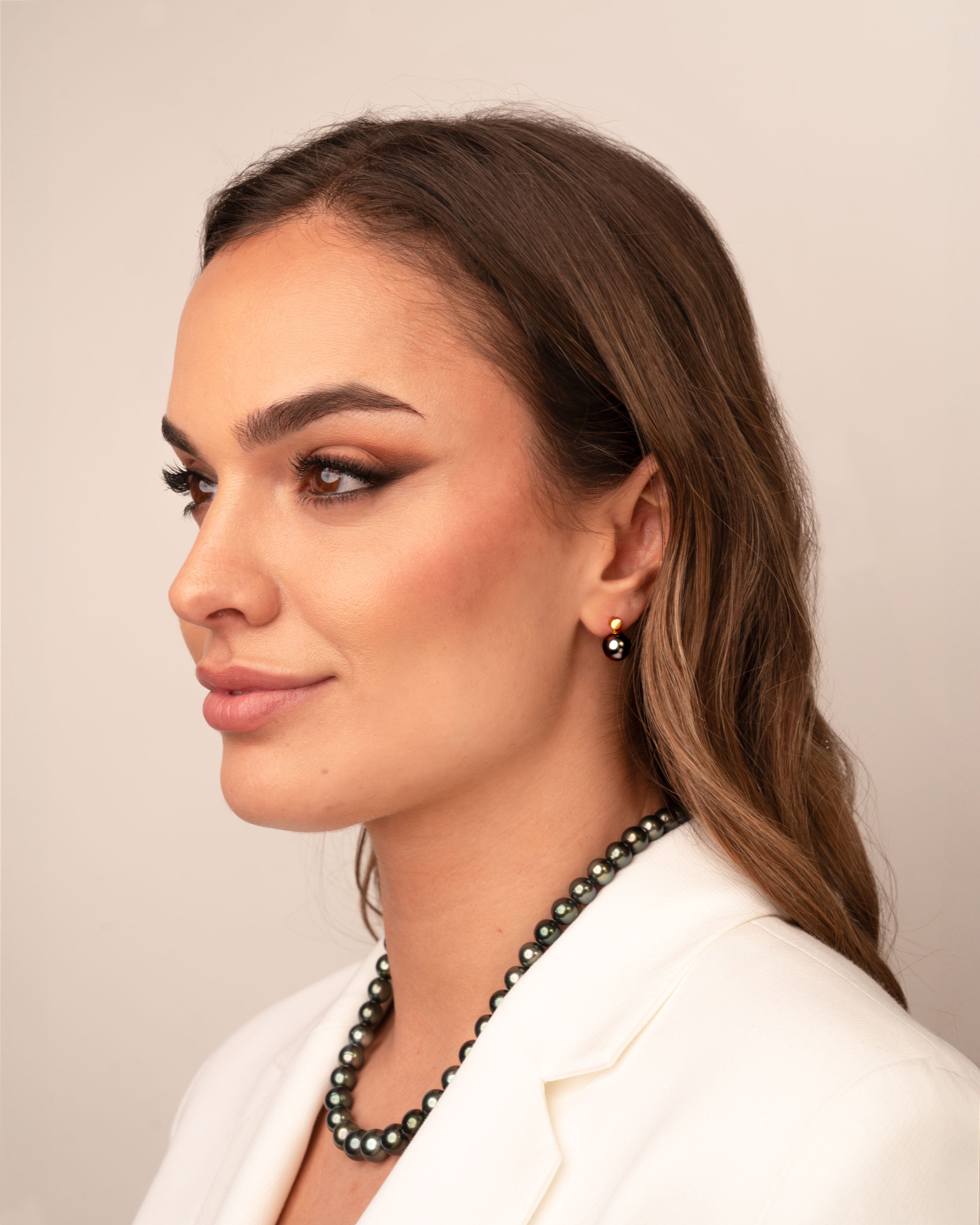 Pendientes Cassia con Perlas Tahiti y Disco de Oro Blanco | 9 - 10 mm