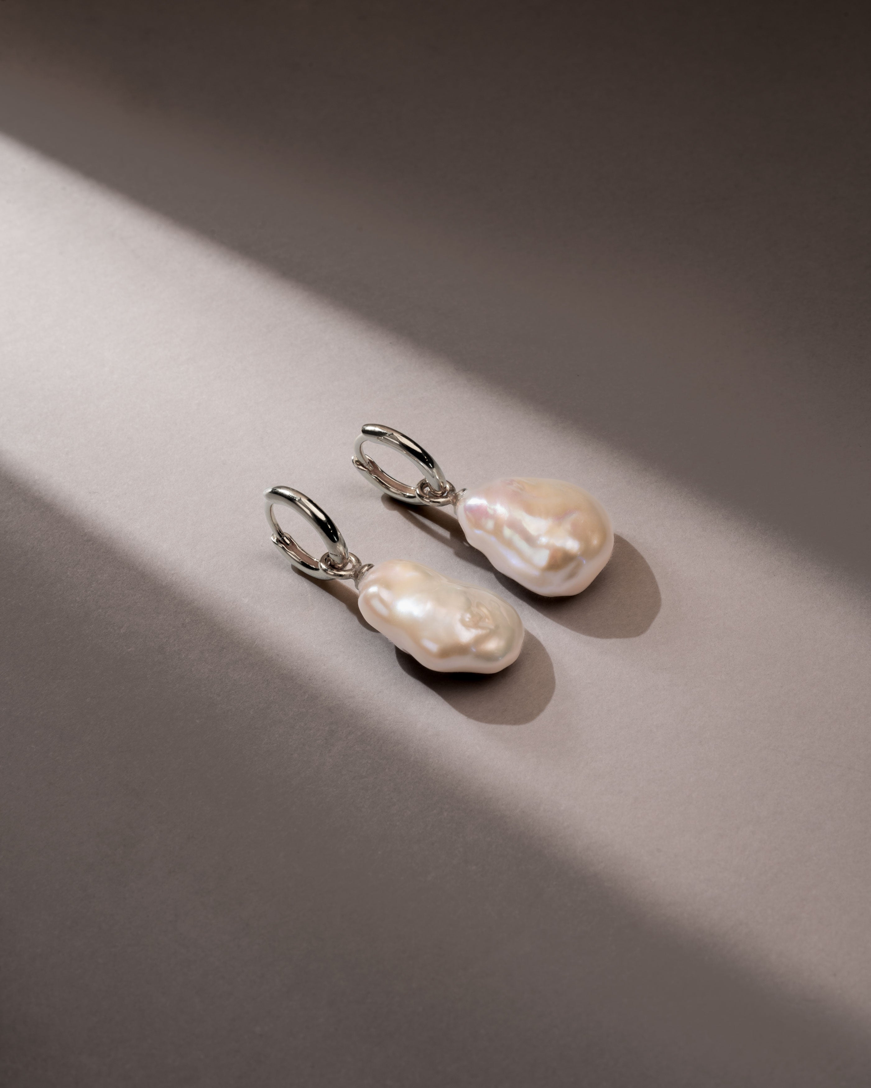Pendientes de Aro de Plata de Ley con Perla Keshi - 12mm