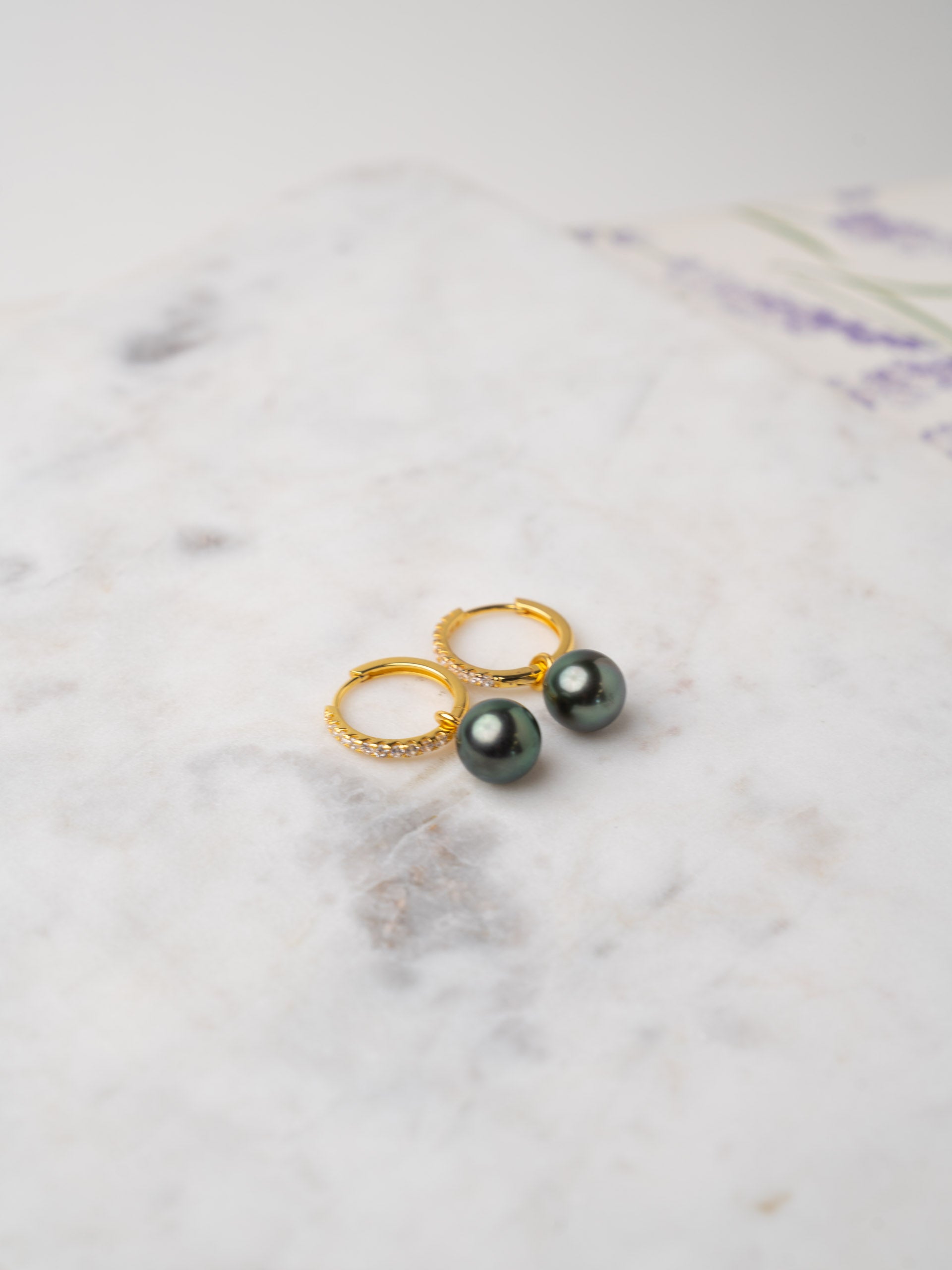 Aros de Oro Vermeil de 16 mm con circonitas y Perla Tahiti Redonda