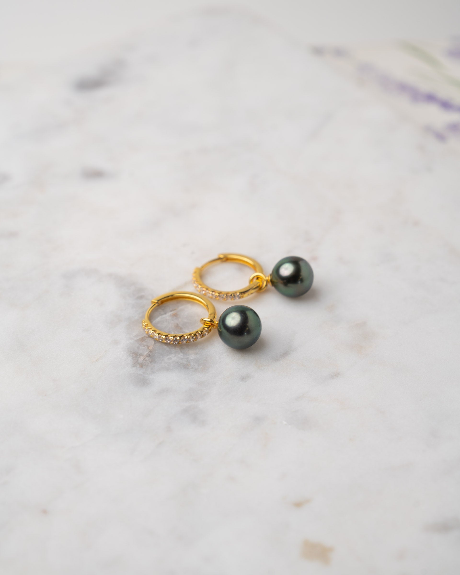Aros de Oro Vermeil de 16 mm con circonitas y Perla Tahiti Redonda