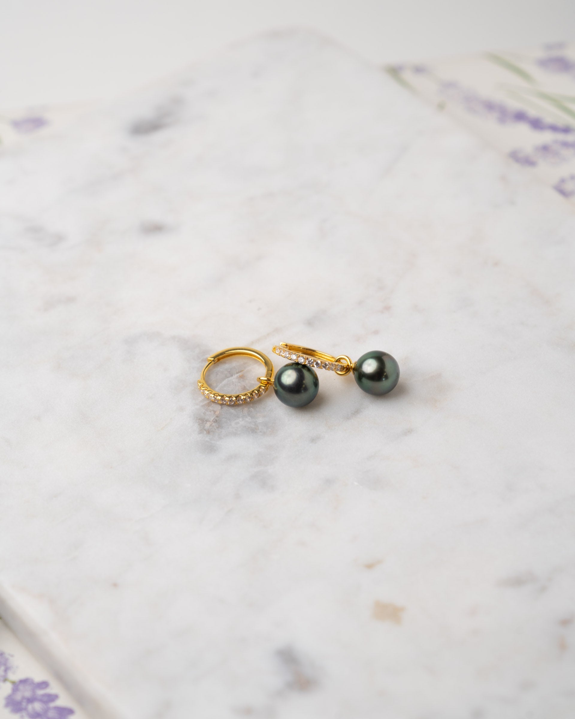 Aros de Oro Vermeil de 16 mm con circonitas y Perla Tahiti Redonda