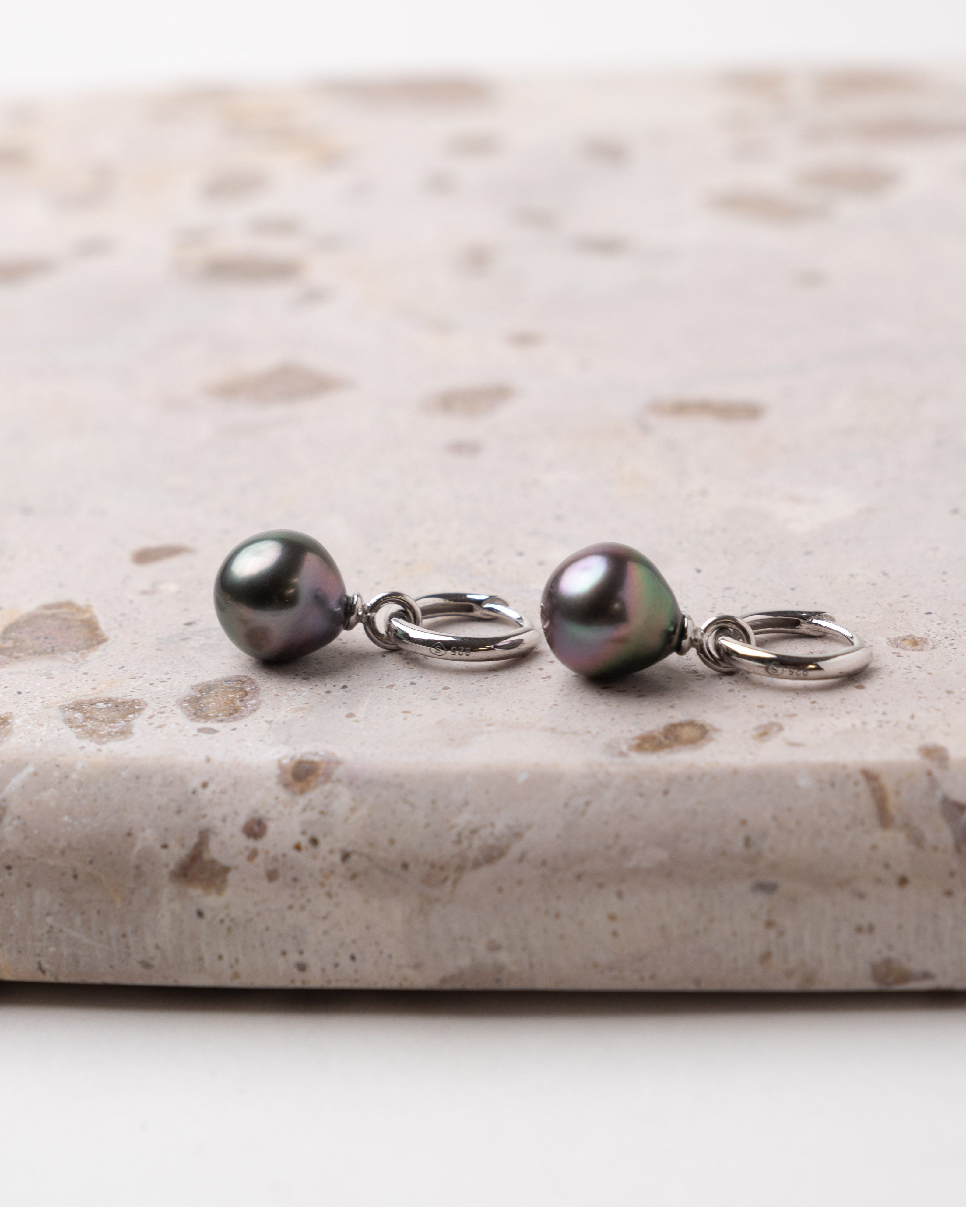 Pendientes de Aro de 12 mm de Plata de Ley con Perla Tahiti Barroca