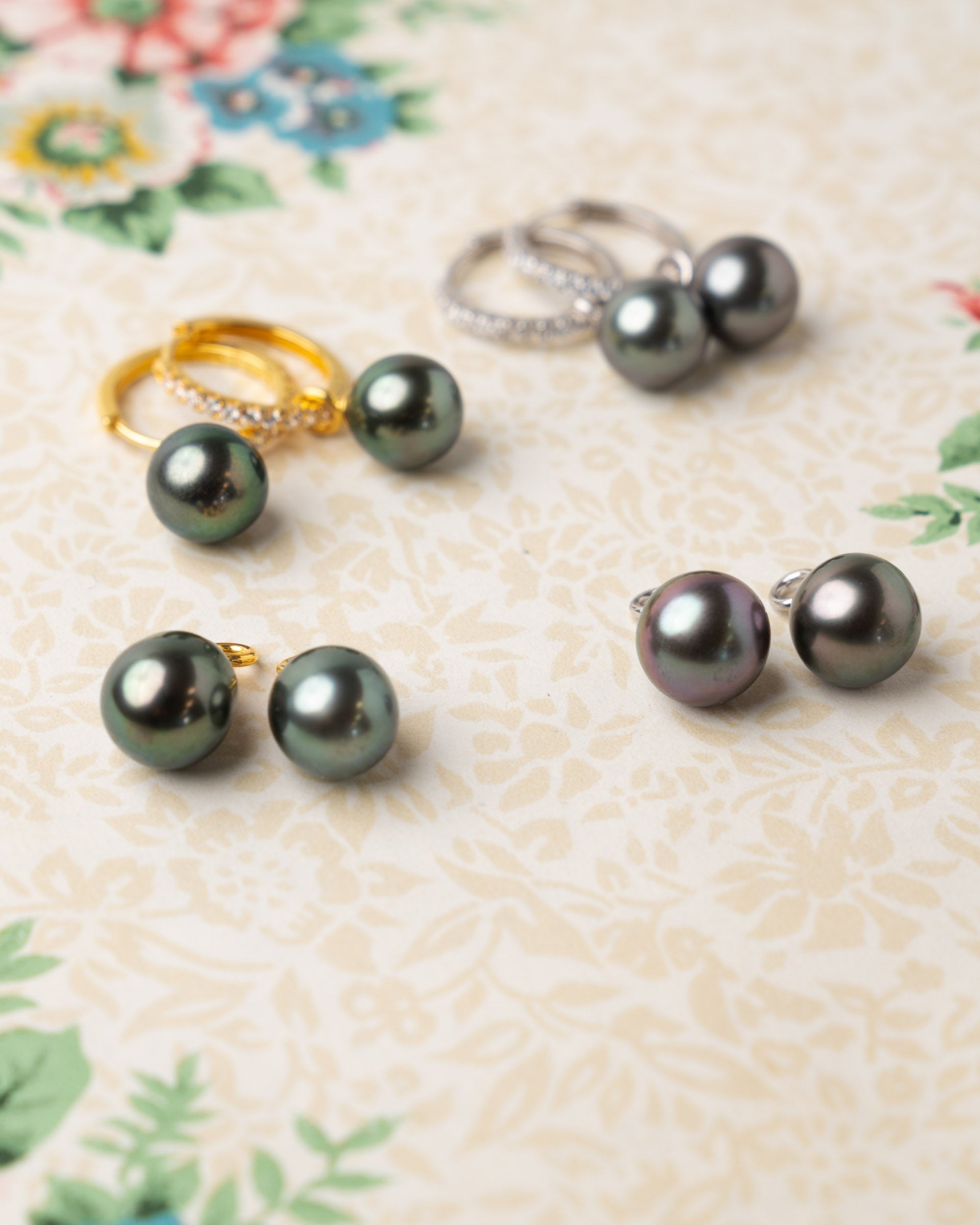 Aros de Plata de Ley de 12 mm con Circonitas y Perla Tahiti Redonda