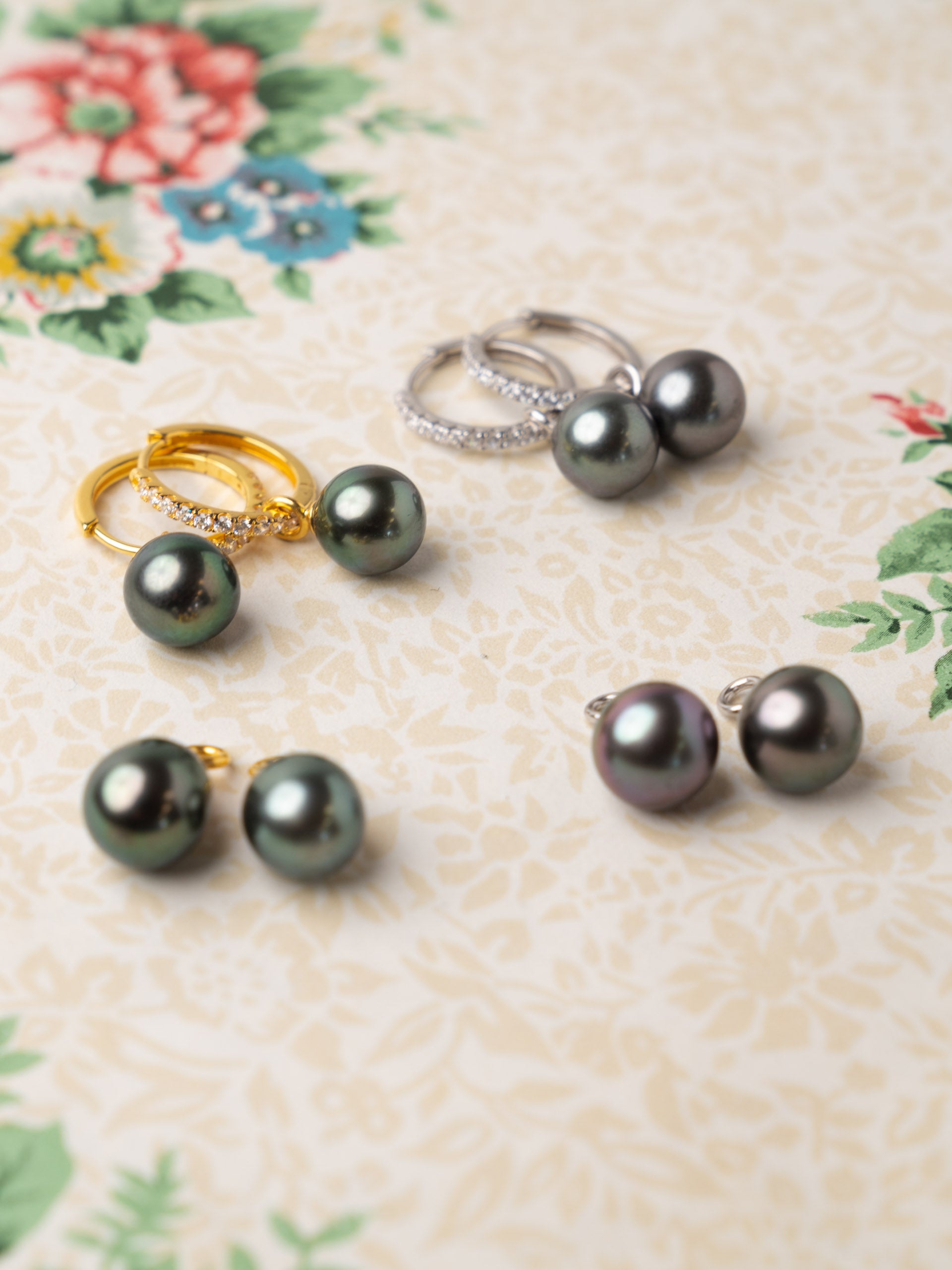 Aros de Plata de Ley de 16 mm con Circonitas y Perla Tahiti Barroca