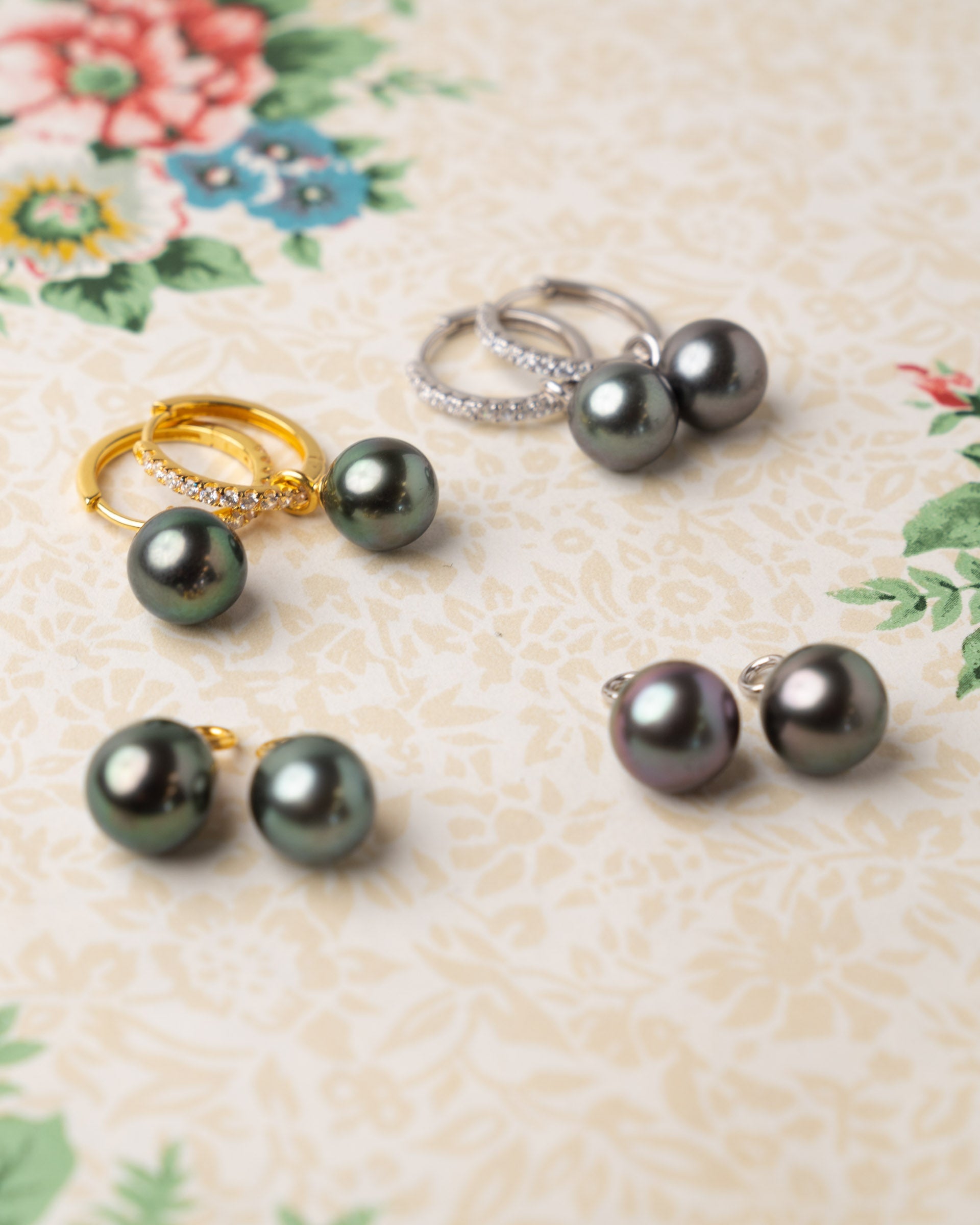 Aros de Oro Vermeil de 16 mm con circonitas y Perla Tahití Barroca