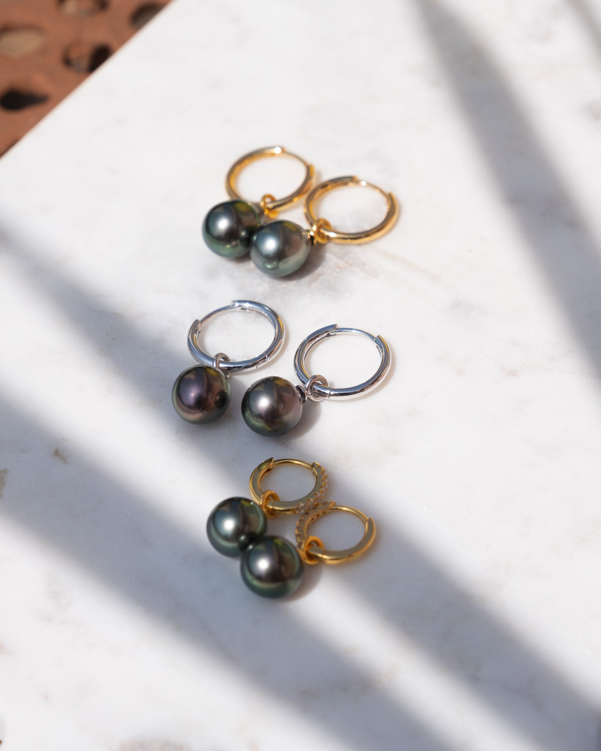 Pendientes de Aro de 16 mm de Plata de Ley con Perla Tahiti Barroca