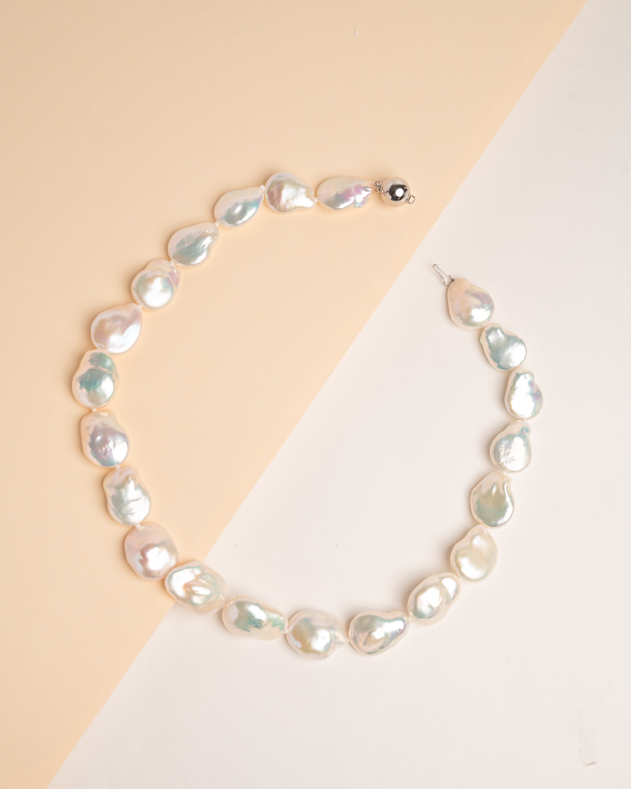 Collar de Perlas de Agua Dulce Moneda Barrocas de 12-13 mm y 45 cm de largo Secret & You