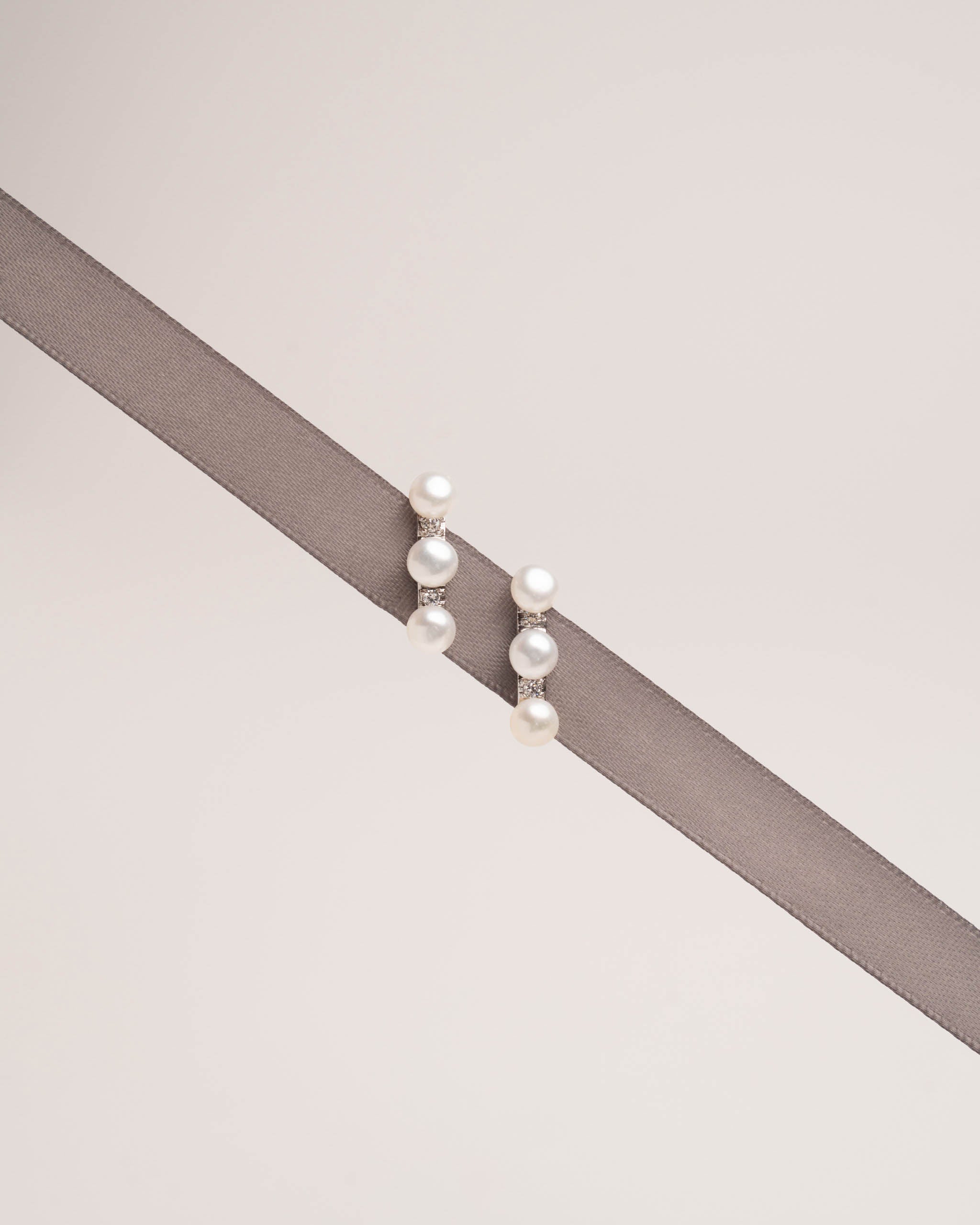 Pendientes de Perlas Botón con Circonitas Secret & You