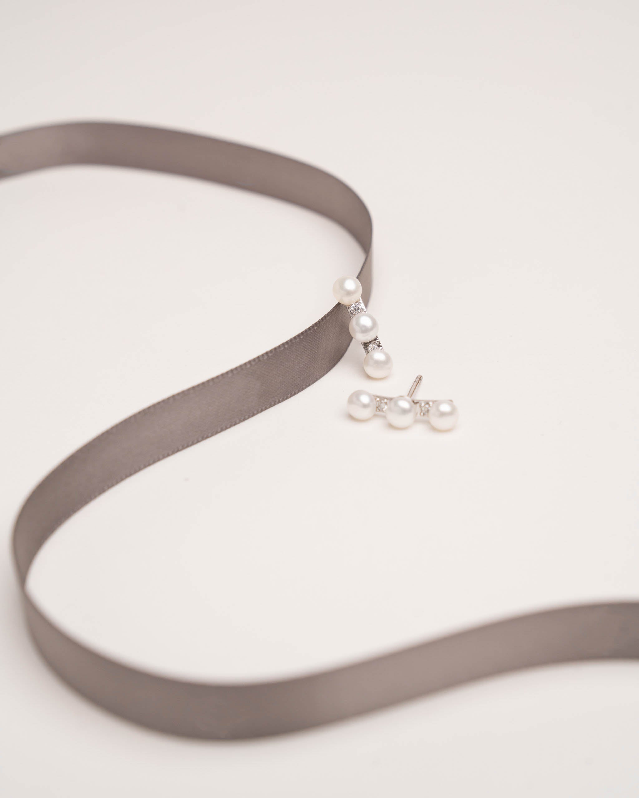 Pendientes de Perlas Botón con Circonitas Secret & You