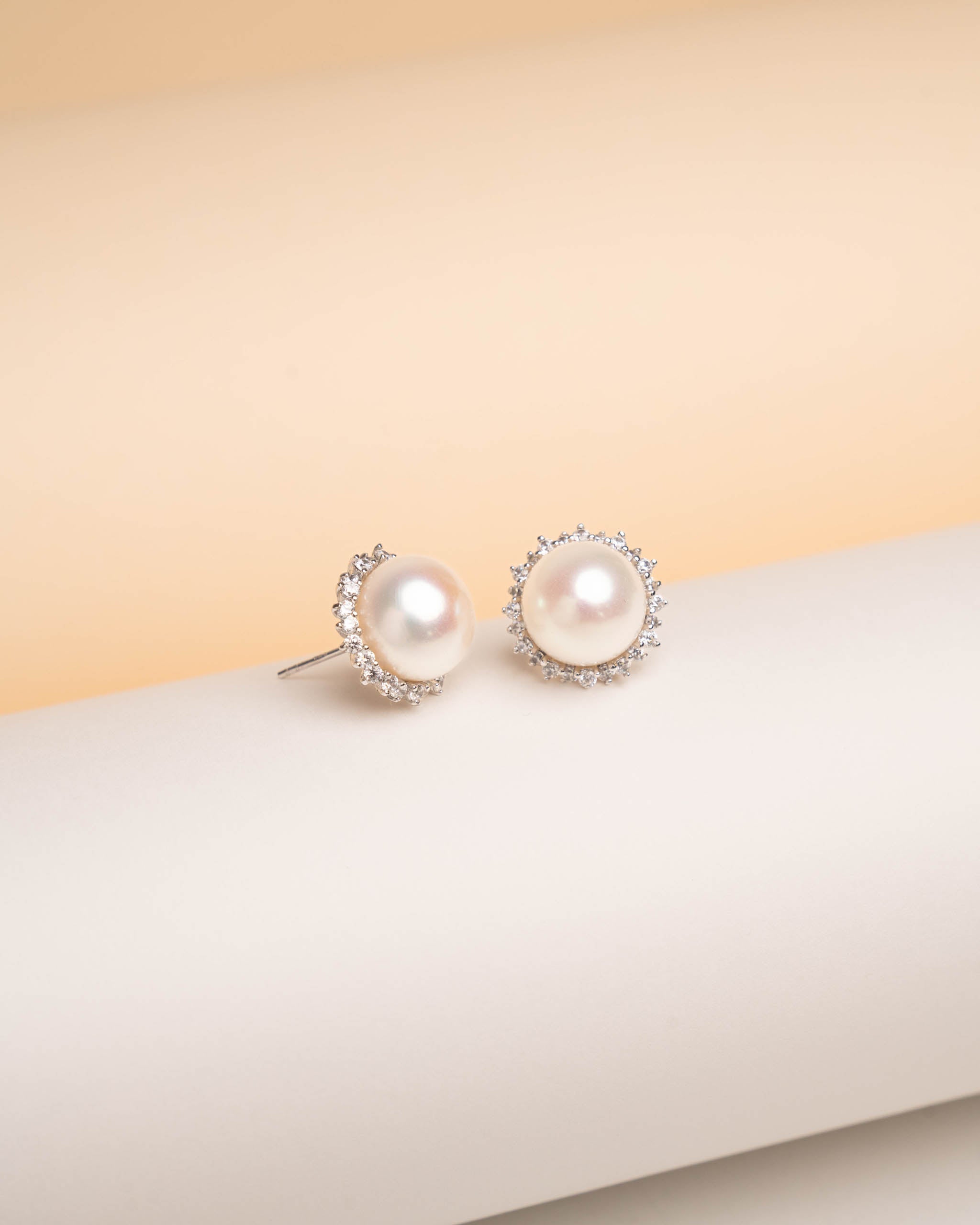 Pendientes de Perlas Botón Rodeados de Circonitas Secret & You