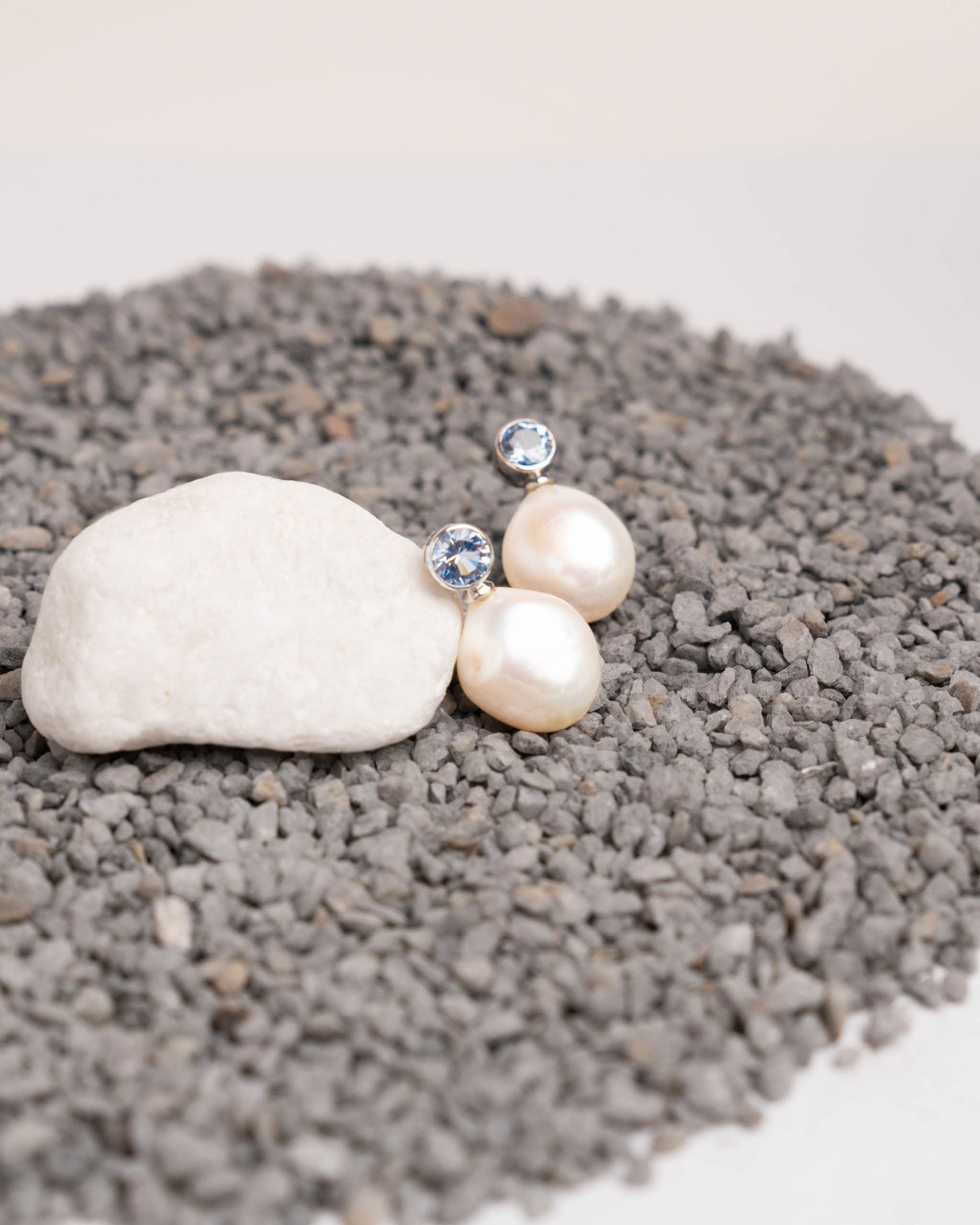 Pendientes de Perlas Barrocas con Circonitas Aguamarina Secret & You