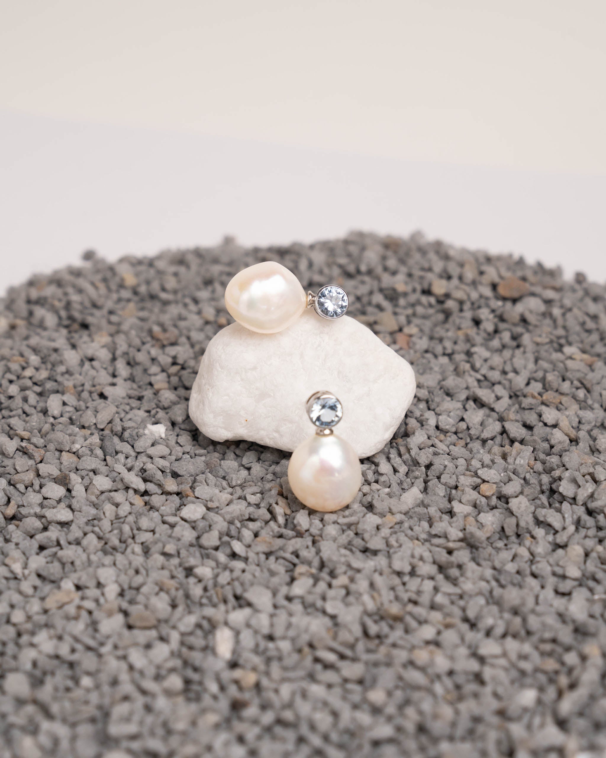 Pendientes de Perlas Barrocas con Circonitas Aguamarina Secret & You