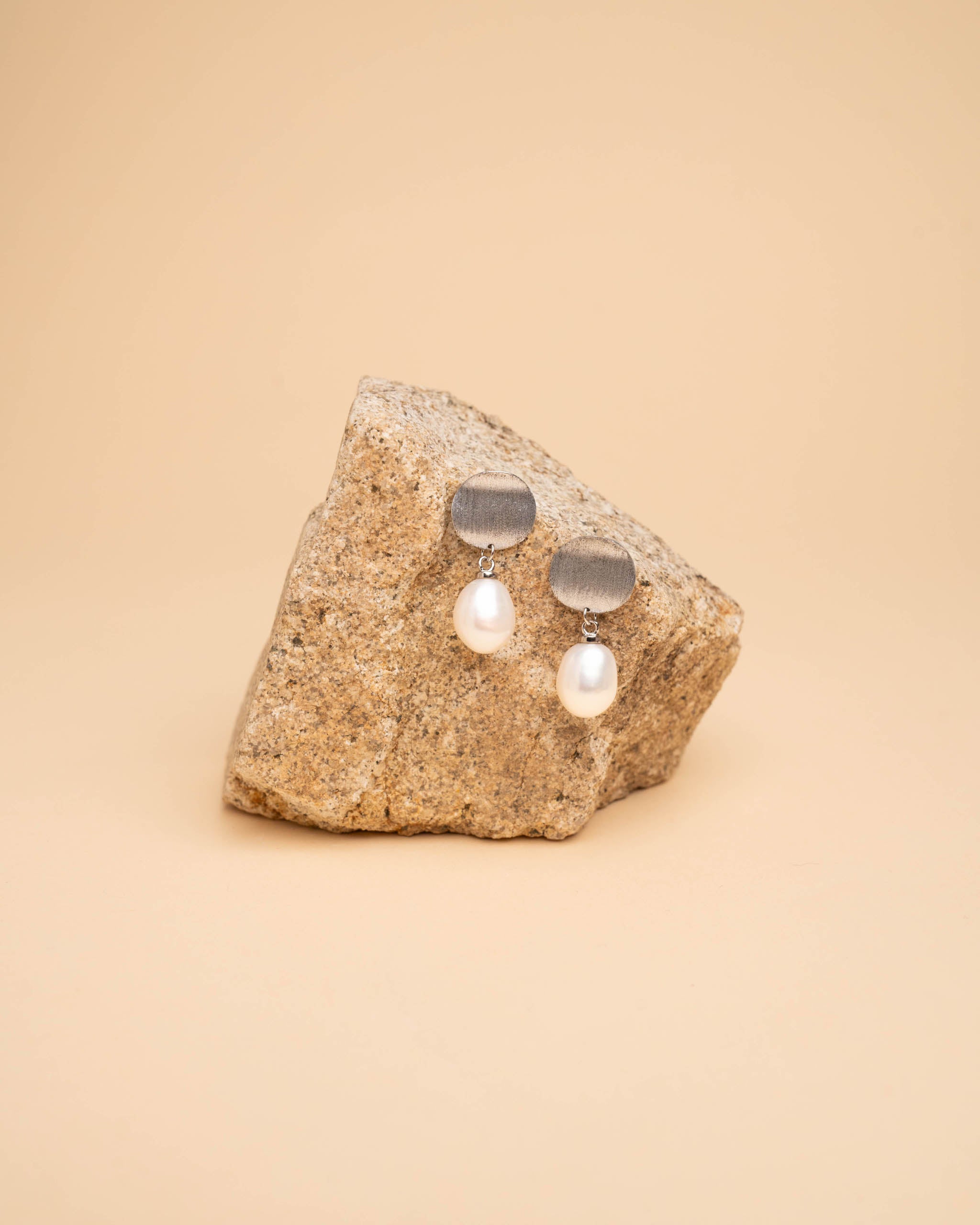 Pendientes de Mujer con Perla Barroca y Placa de Plata de Ley Secret & You