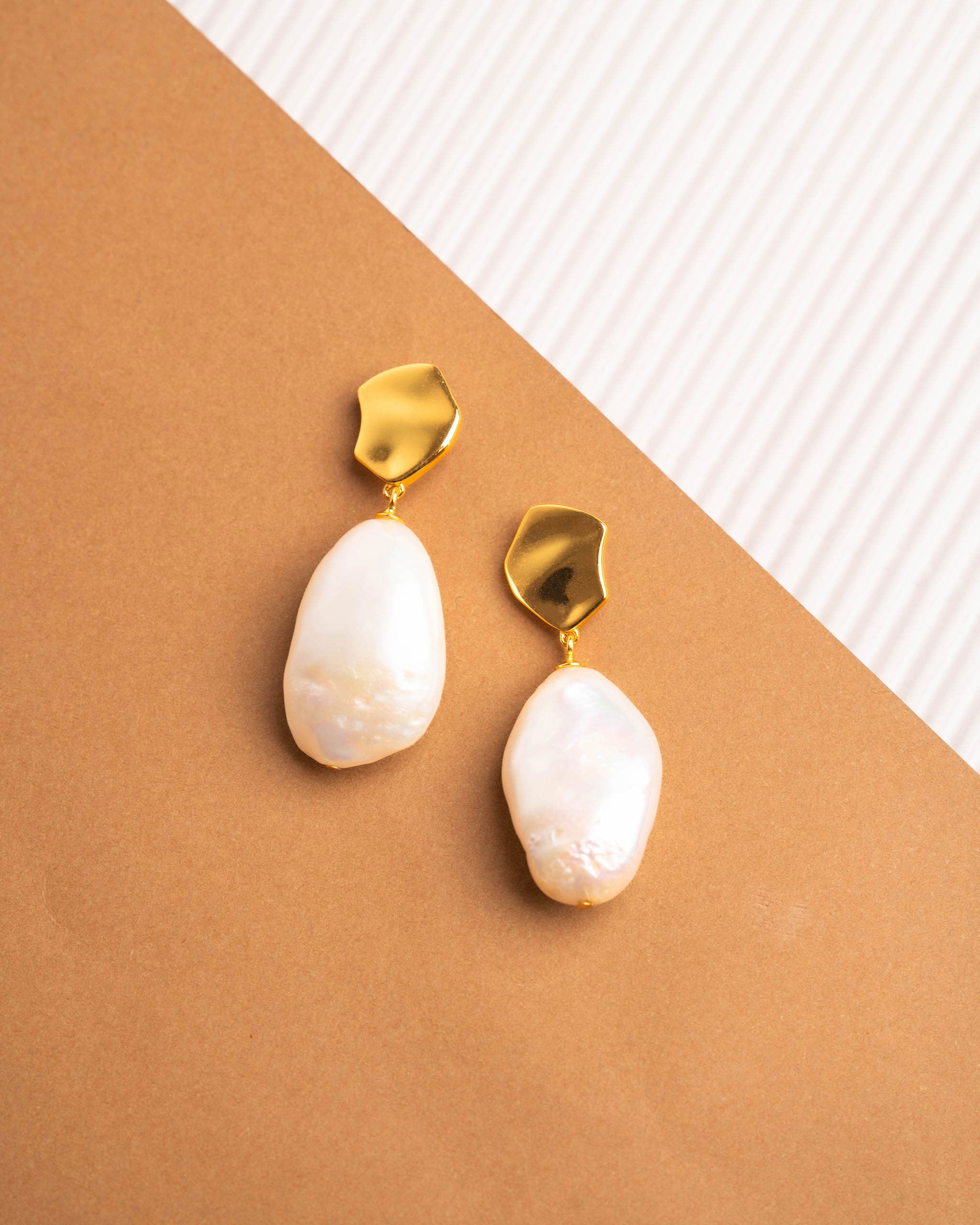 Pendientes de Perlas Barrocas Keshi y plata bañada en oro de mujer Secret & You