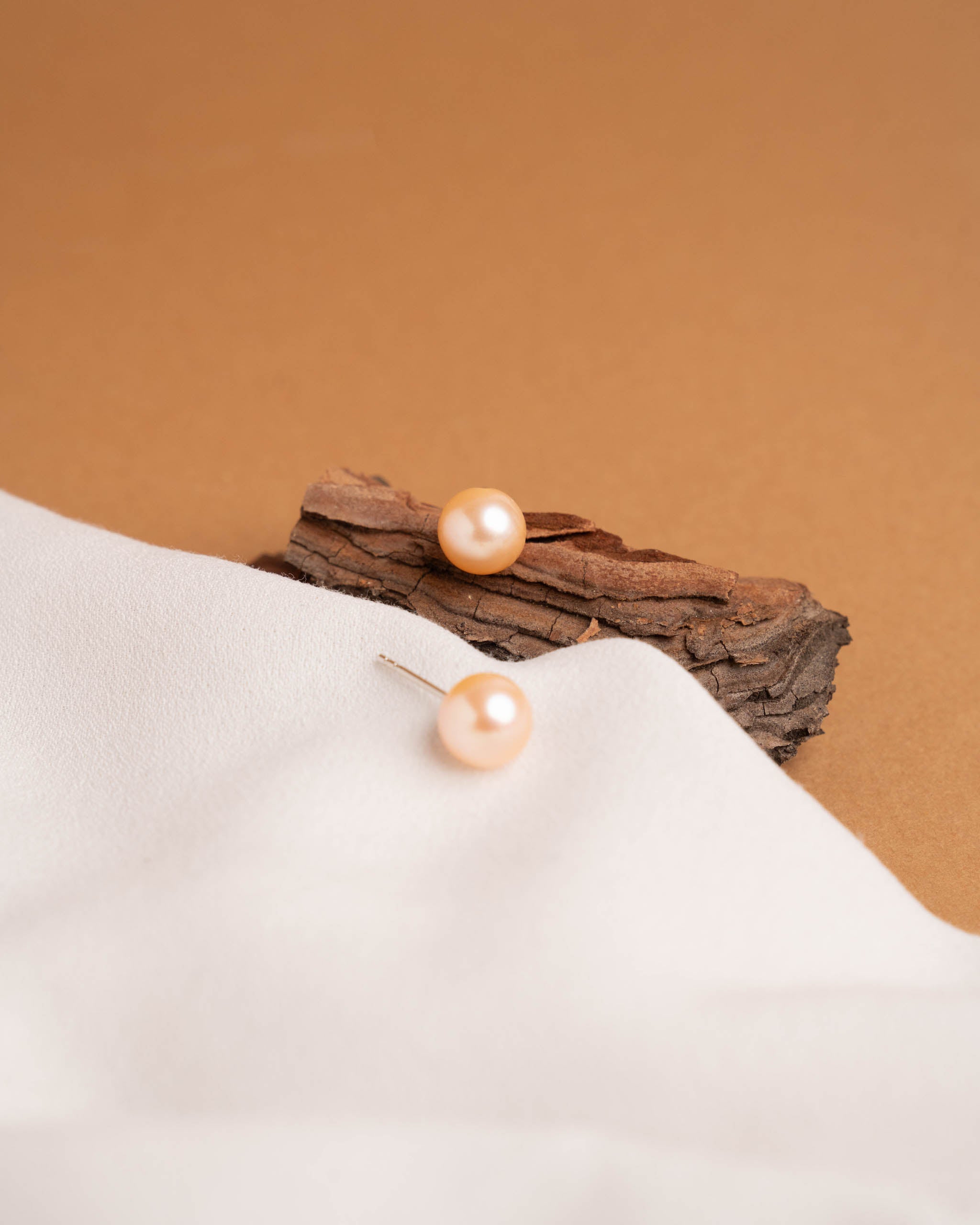 Pendientes de Perlas Redondas Melocotón - Naranja en Oro Blanco 18K | 2 tallas