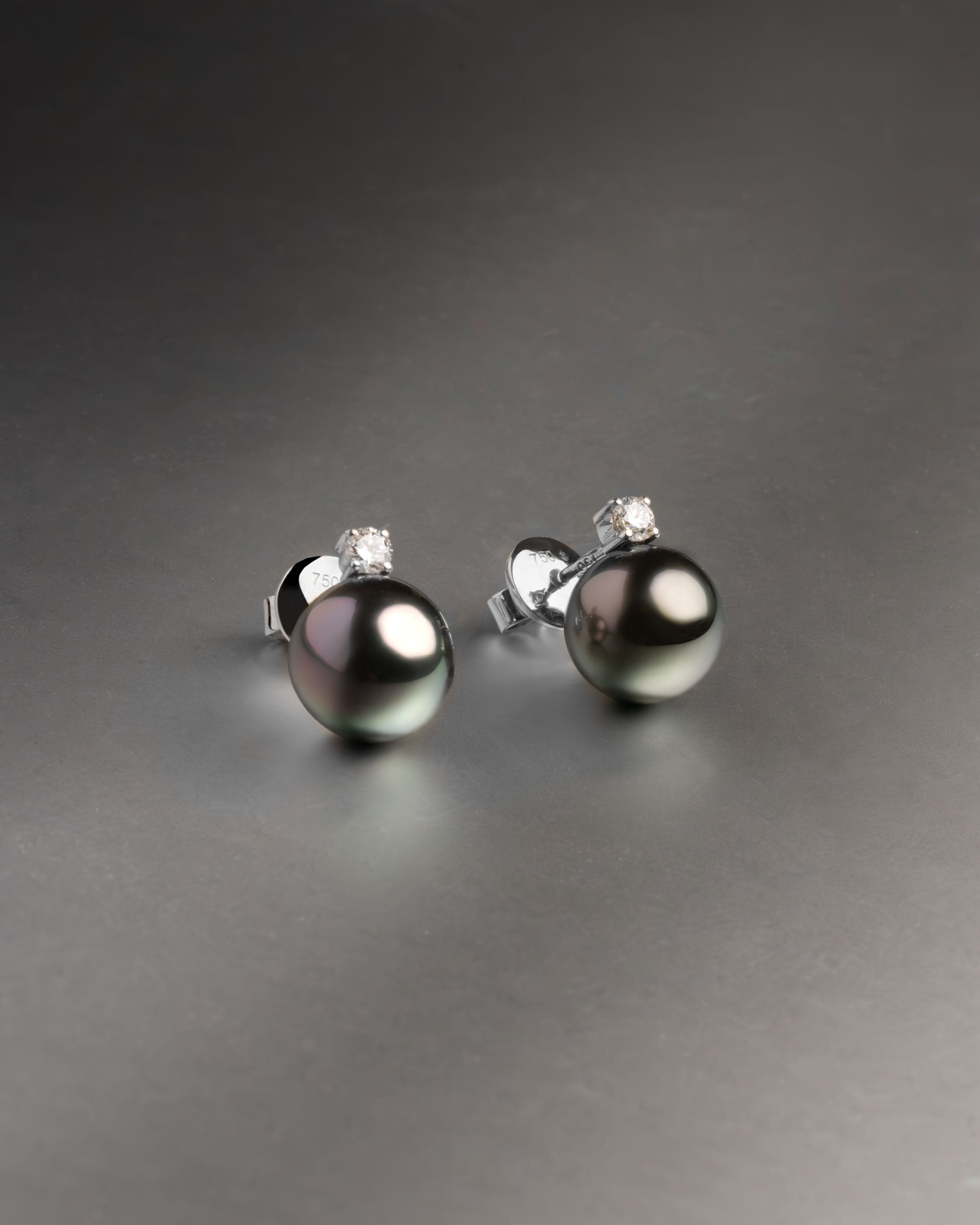Pendientes Elara con Perlas Tahiti y Diamantes en Oro Blanco | 9 - 10 mm