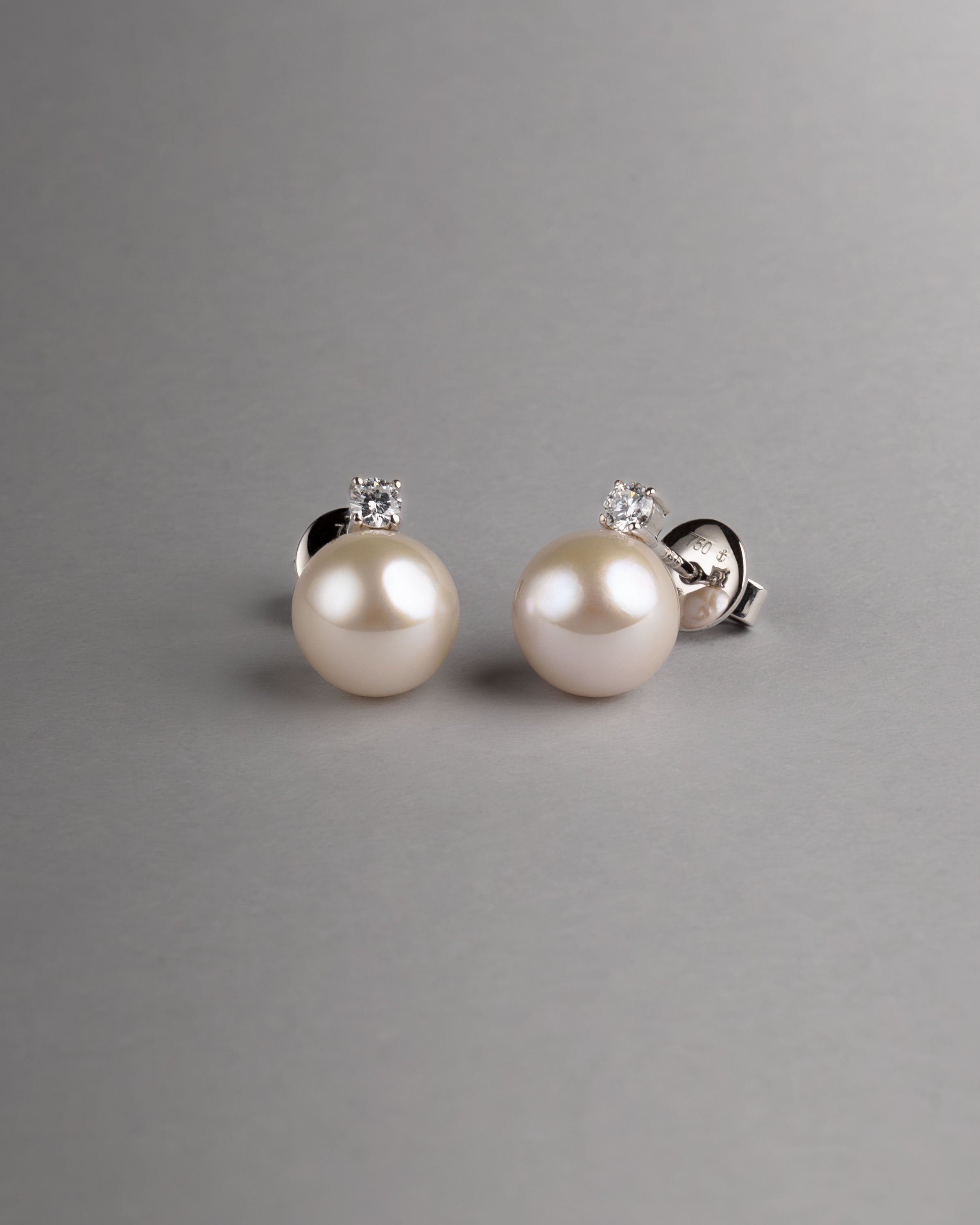 Pendientes Elara con Perlas Agua dulce y Diamantes en Oro | 8 - 8,5 mm