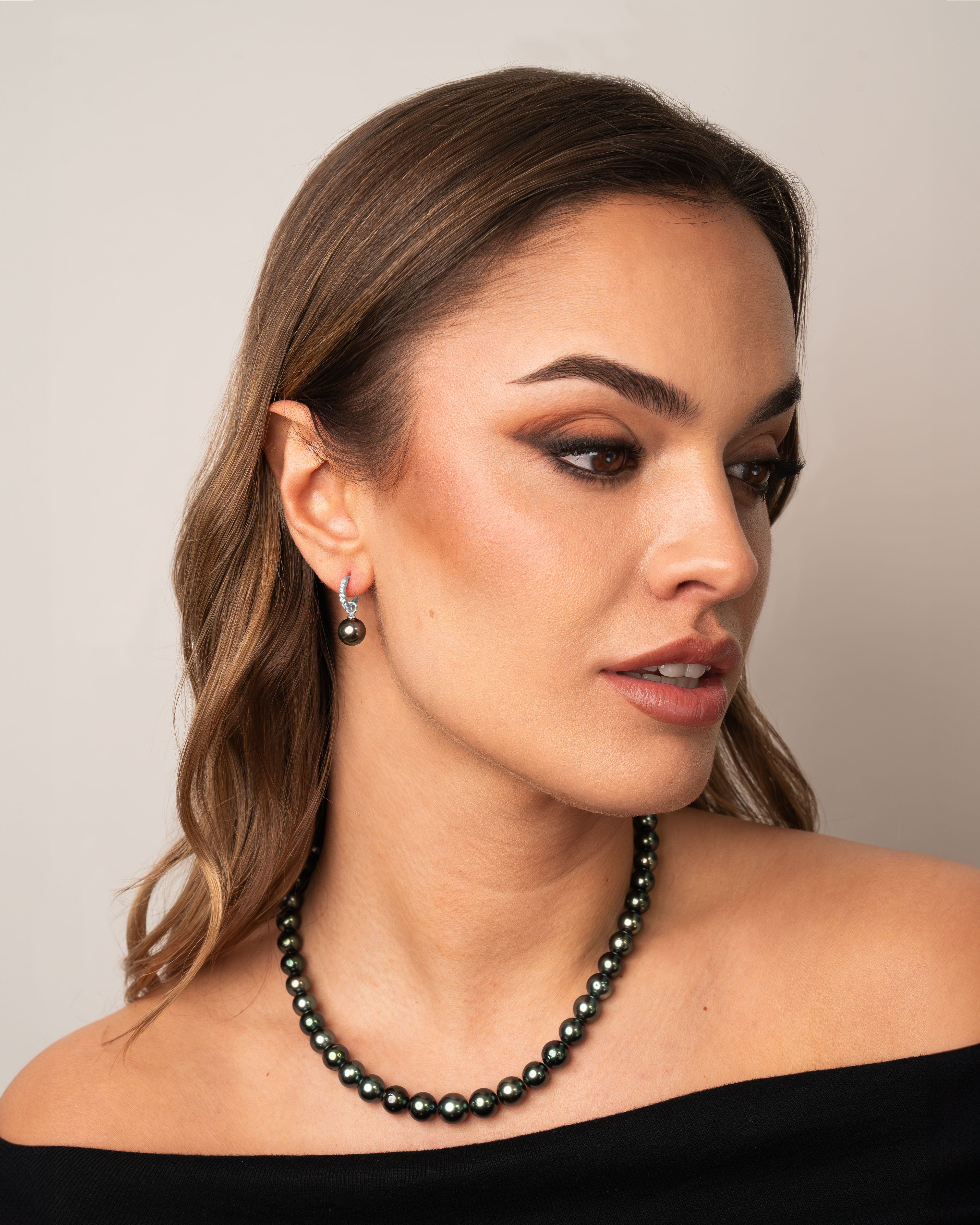 Aros de Plata de Ley de 12 mm con Circonitas y Perla Tahiti Redonda
