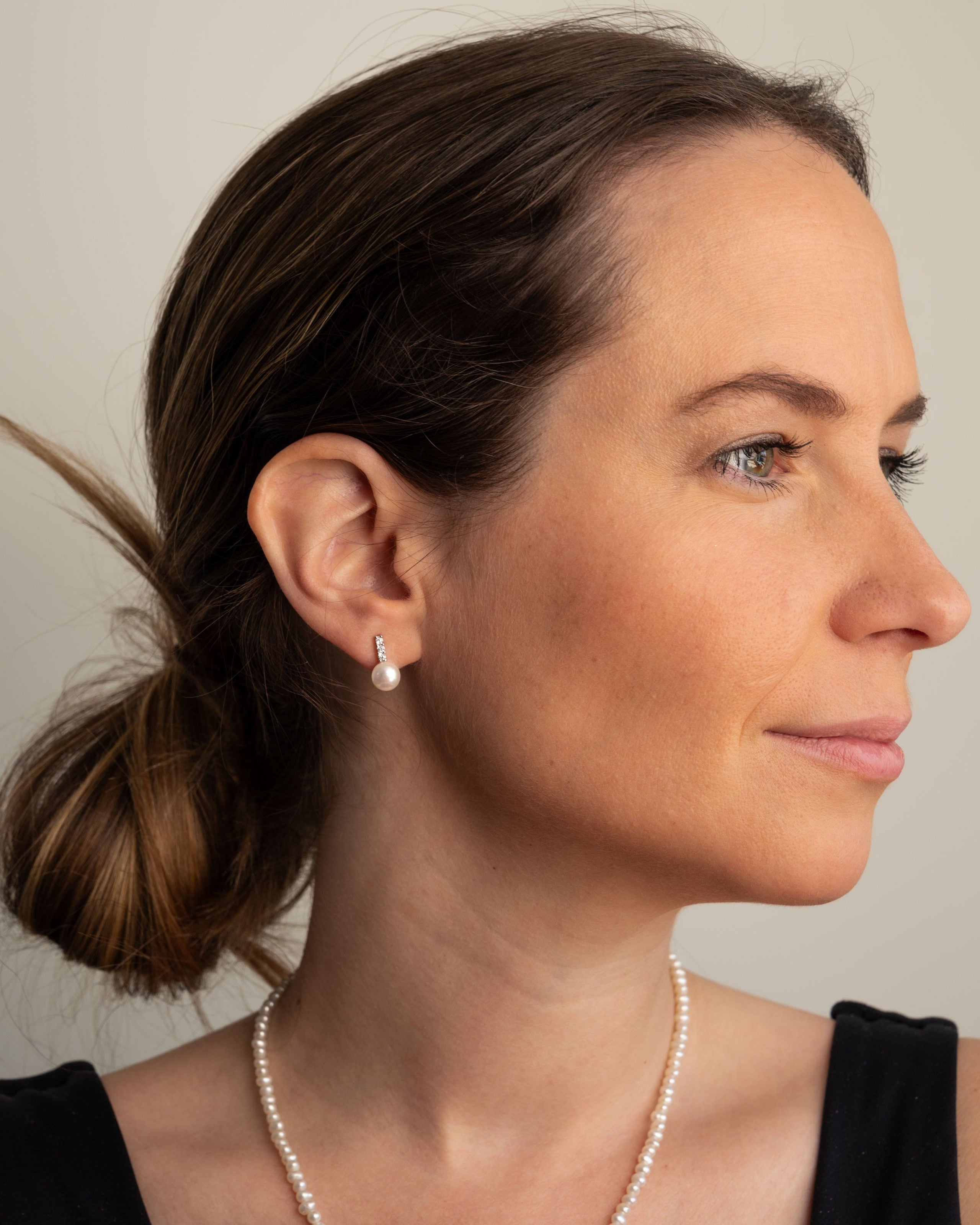 Pendientes Dandelion de perla botón 6-7 mm con circonotas | Colección Bloom