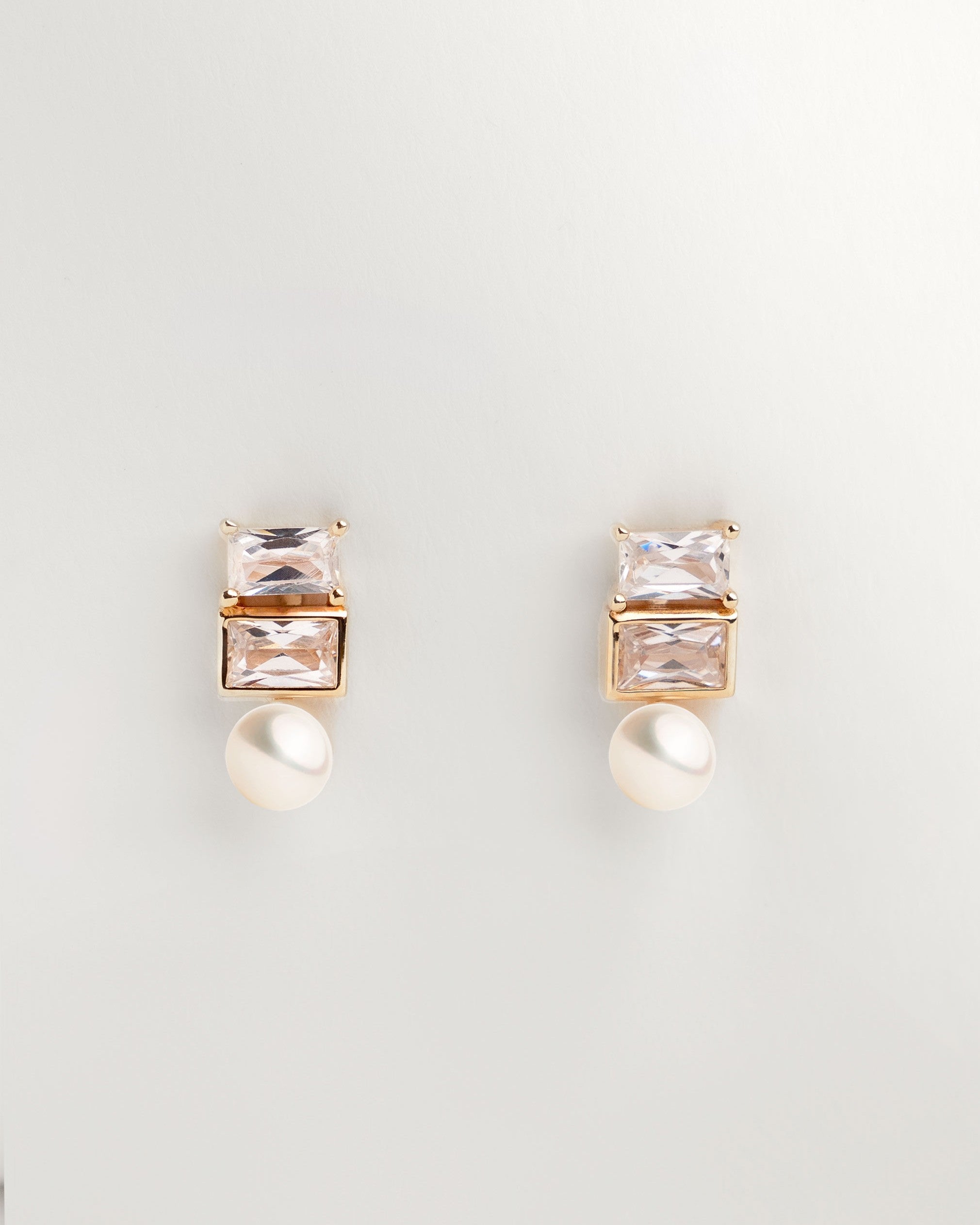 Pendientes Monroe de Perlas Cultivadas de Agua dulce 4.5-5mm y Circonita