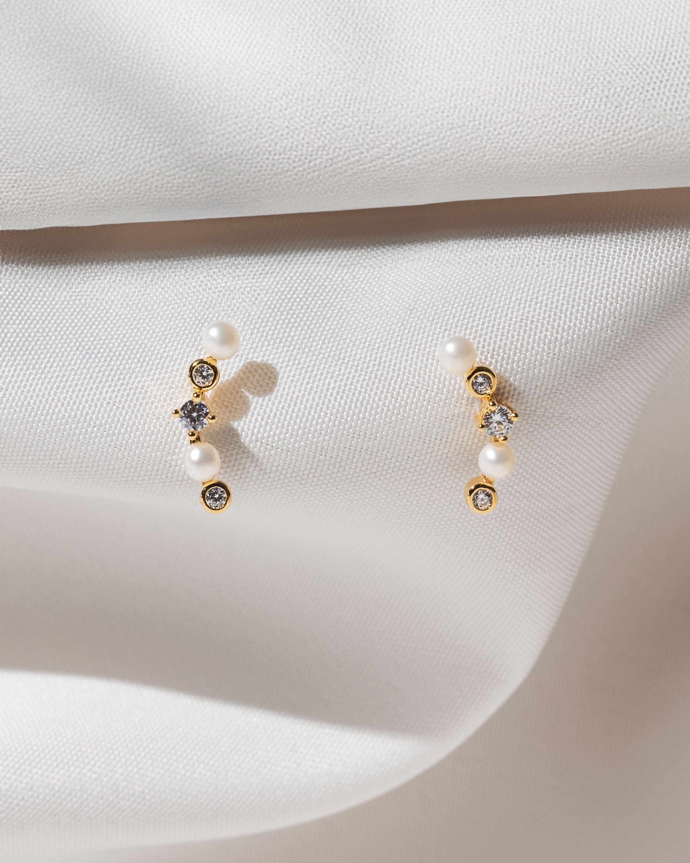 Pendientes Curie de Perlas Cultivadas de Agua dulce 3.5-4mm y Circonita