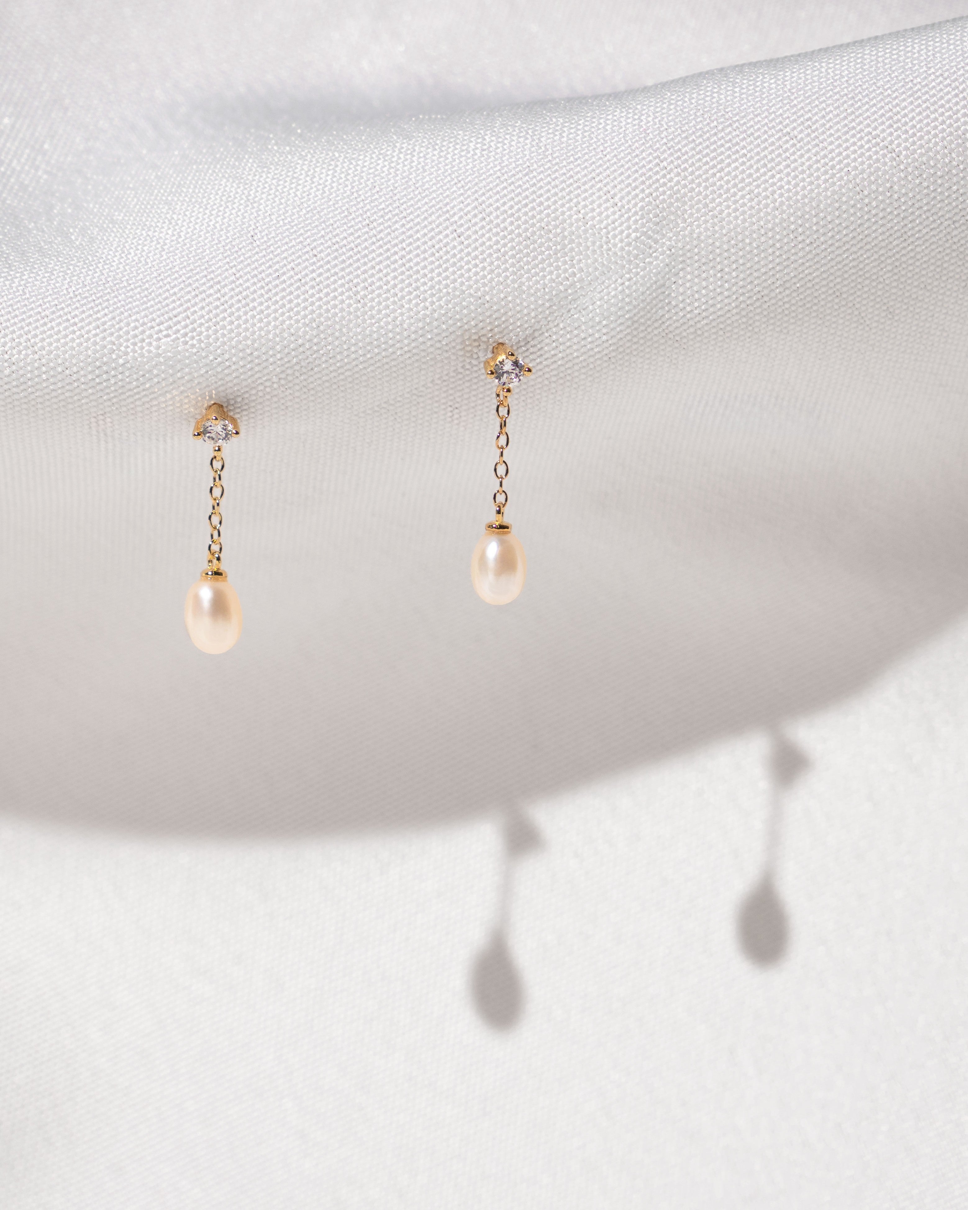 Pendientes Piaf de Perla Cultivada de Agua dulce 4-4.5mm y Circonita