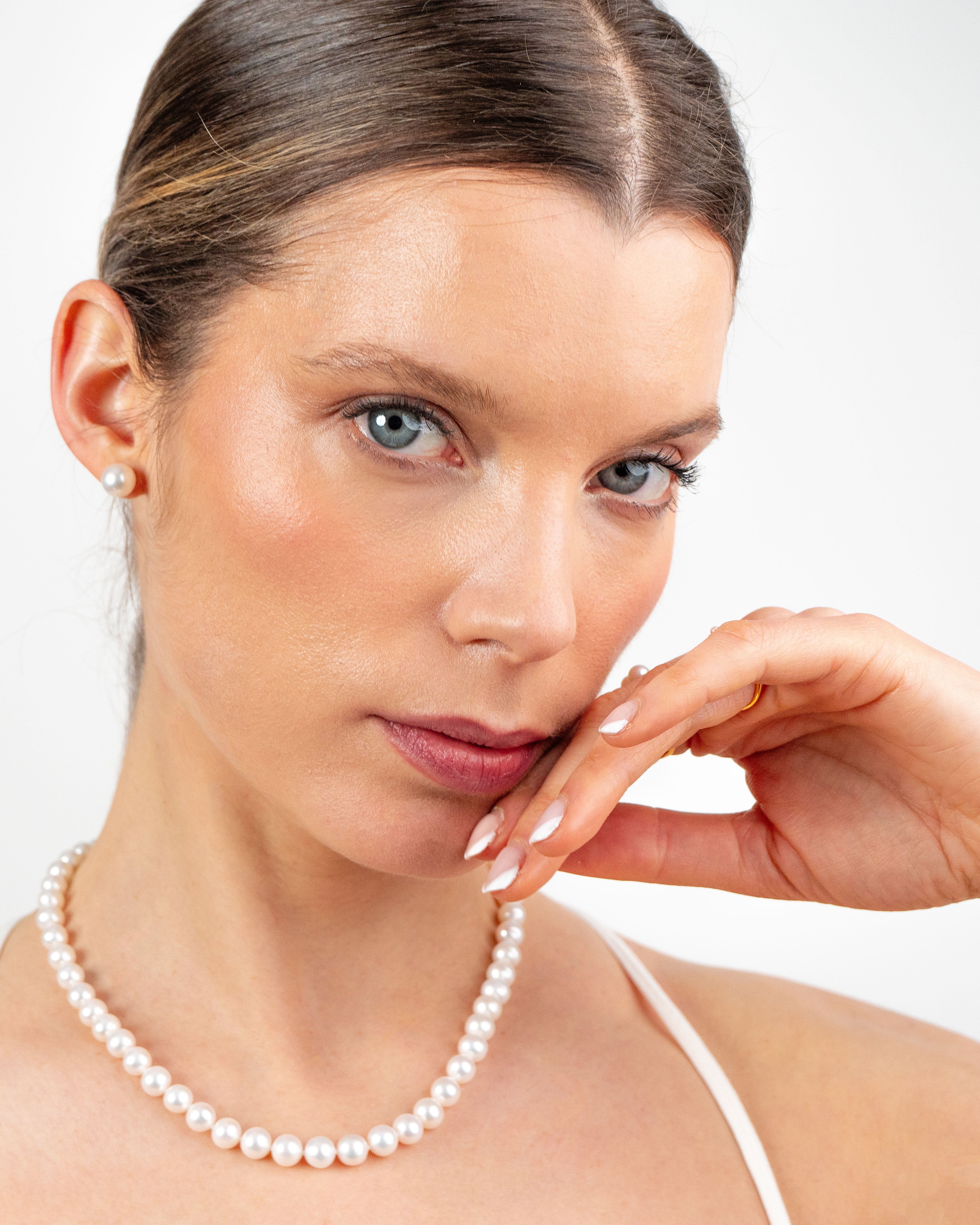 Pendientes de Perlas Redondas de Agua Dulce de Oro 18K SY Perlas