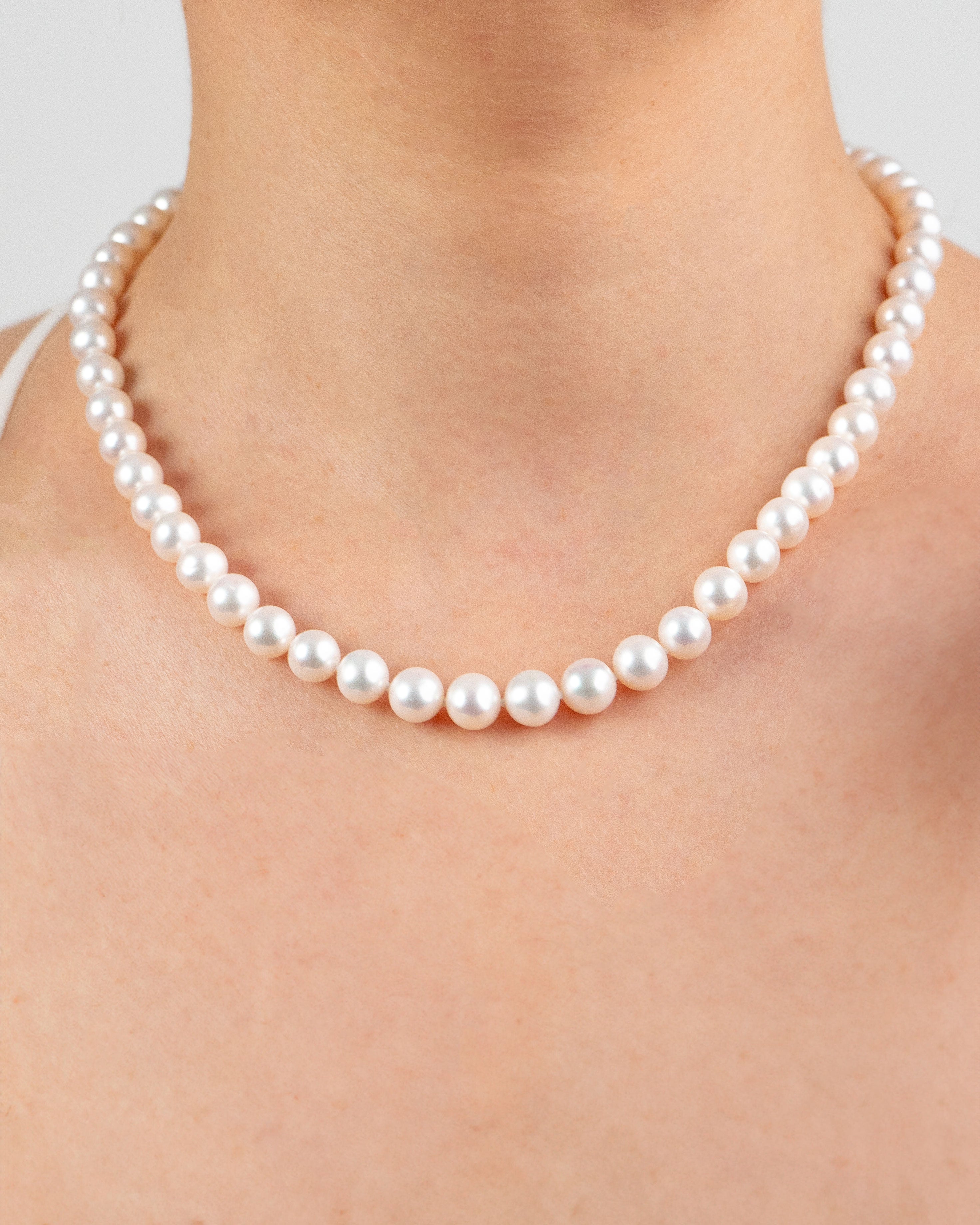 Collar de perlas cultivadas naturales de agua dulce redondas de 7,5 - 8,5 mm