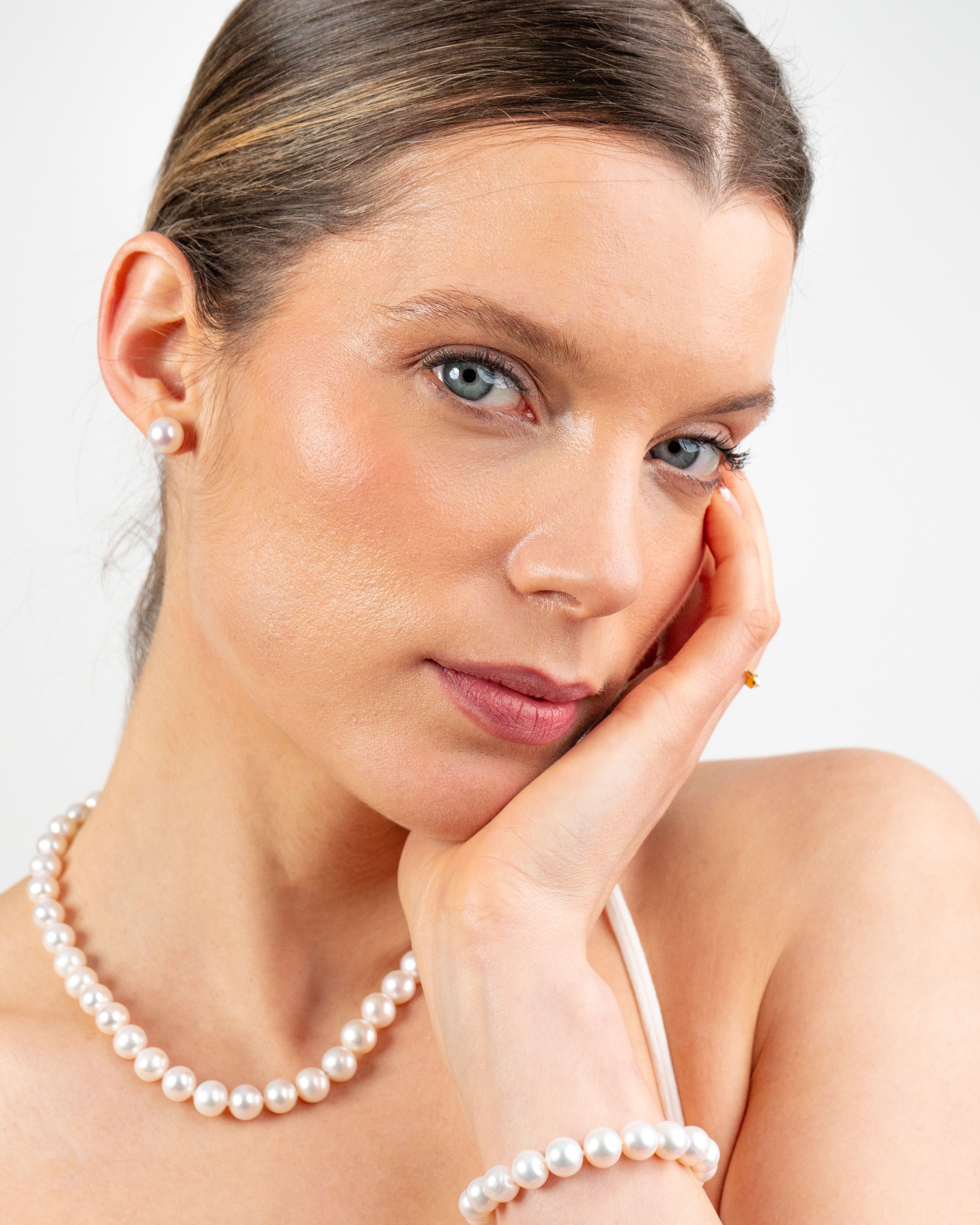 Pendientes de Perlas Redondas de Agua Dulce de Oro 18 K Secret & You