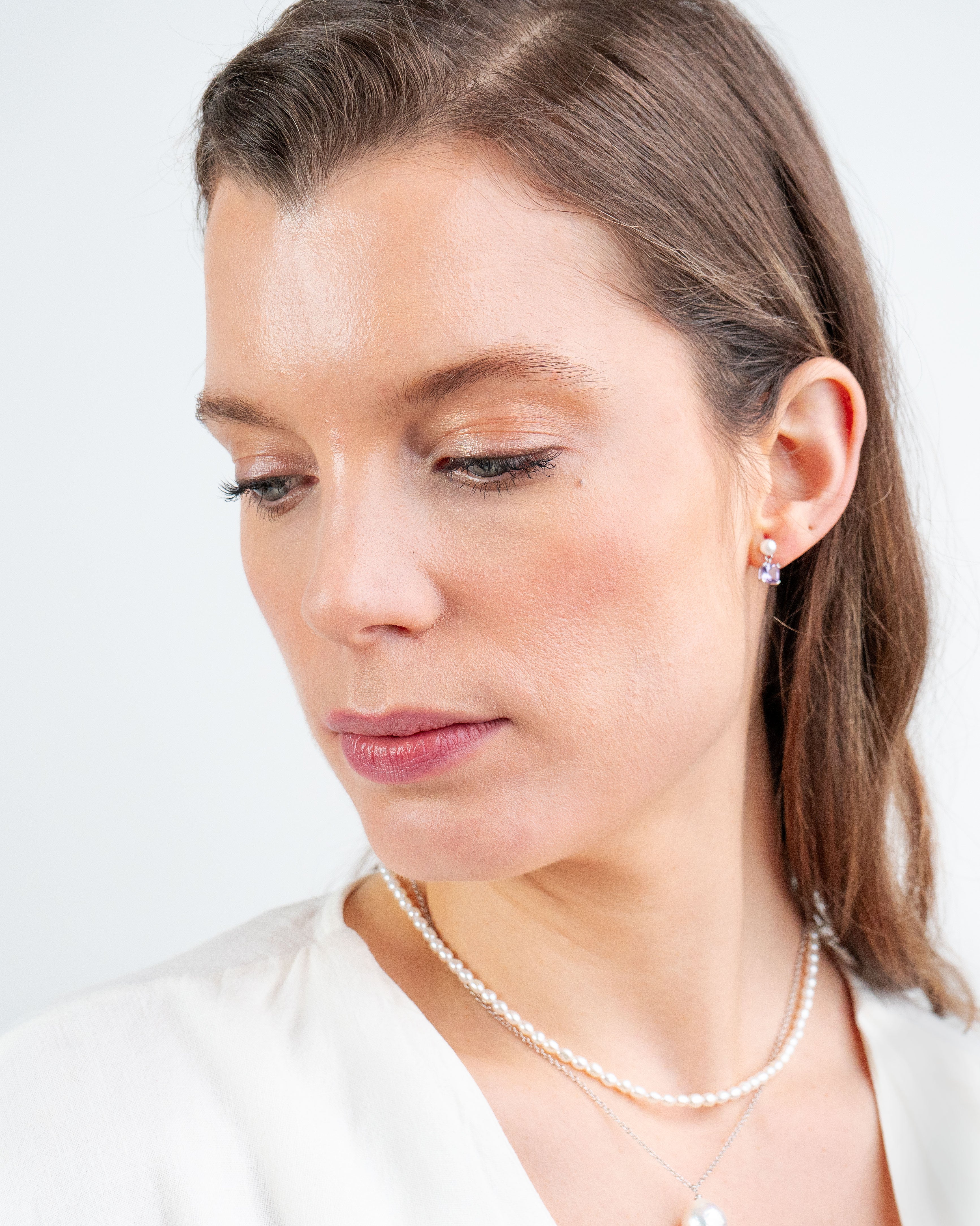 Pendientes Hooper de Perla Cultivada de Agua dulce 4-4.5mm y Amatista Secret&You