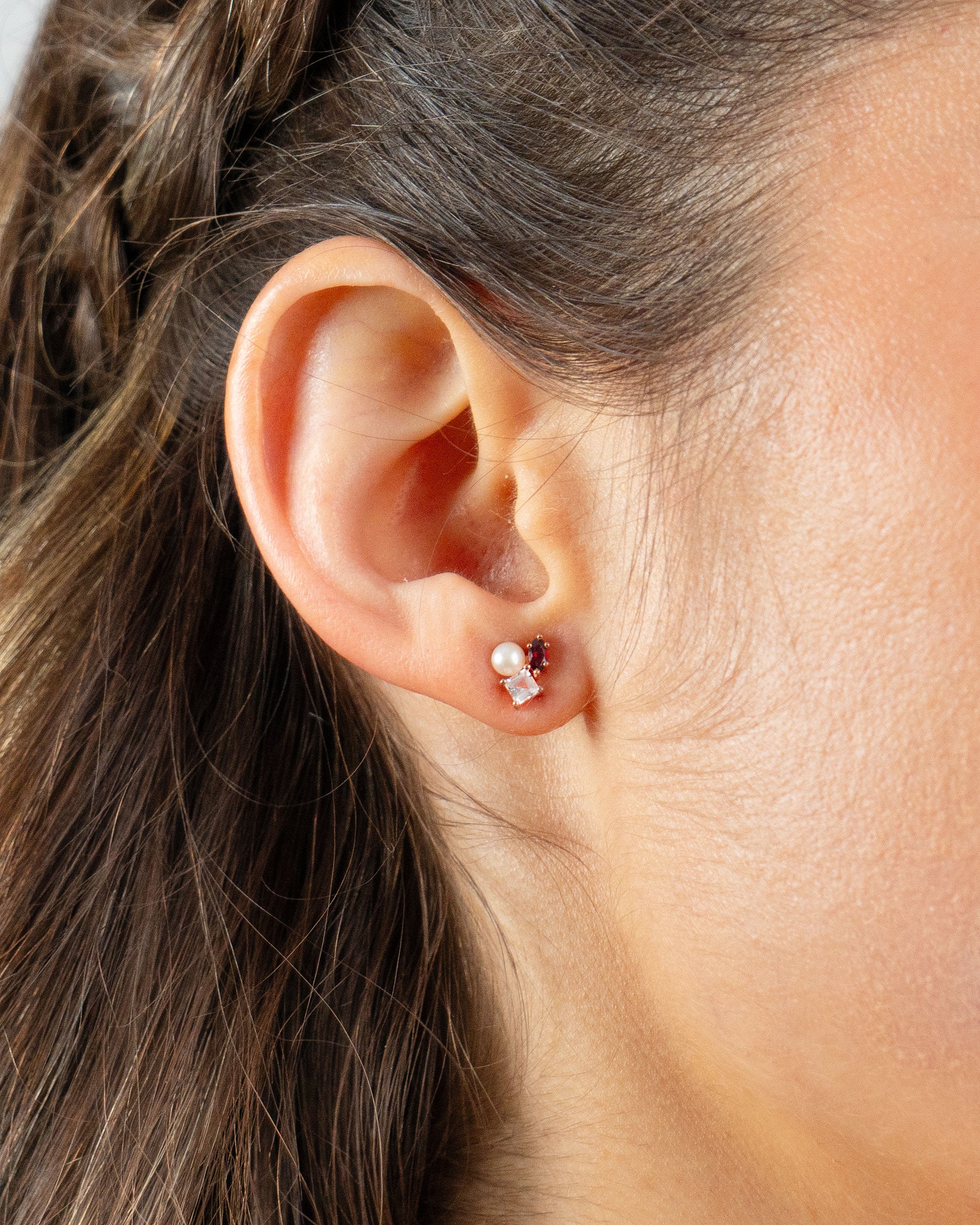 Pendientes Jane de Perla Cultivada de Agua dulce 3.5-4mm, Granate y Topacio