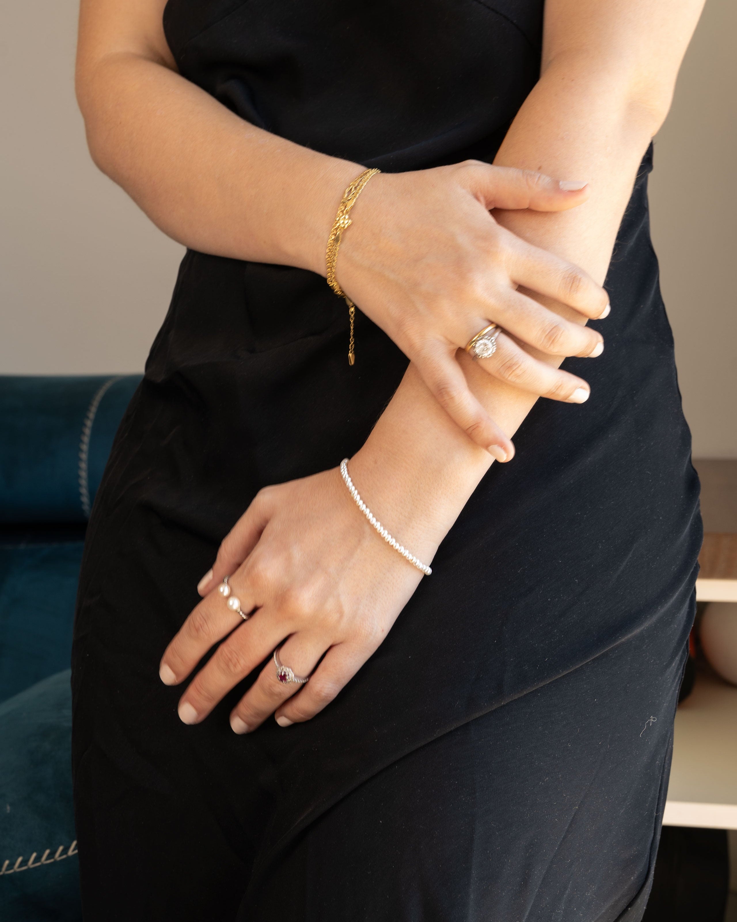 Pulsera de perlas cultivadas de agua dulce pequeñas de 3-4 mm redondas