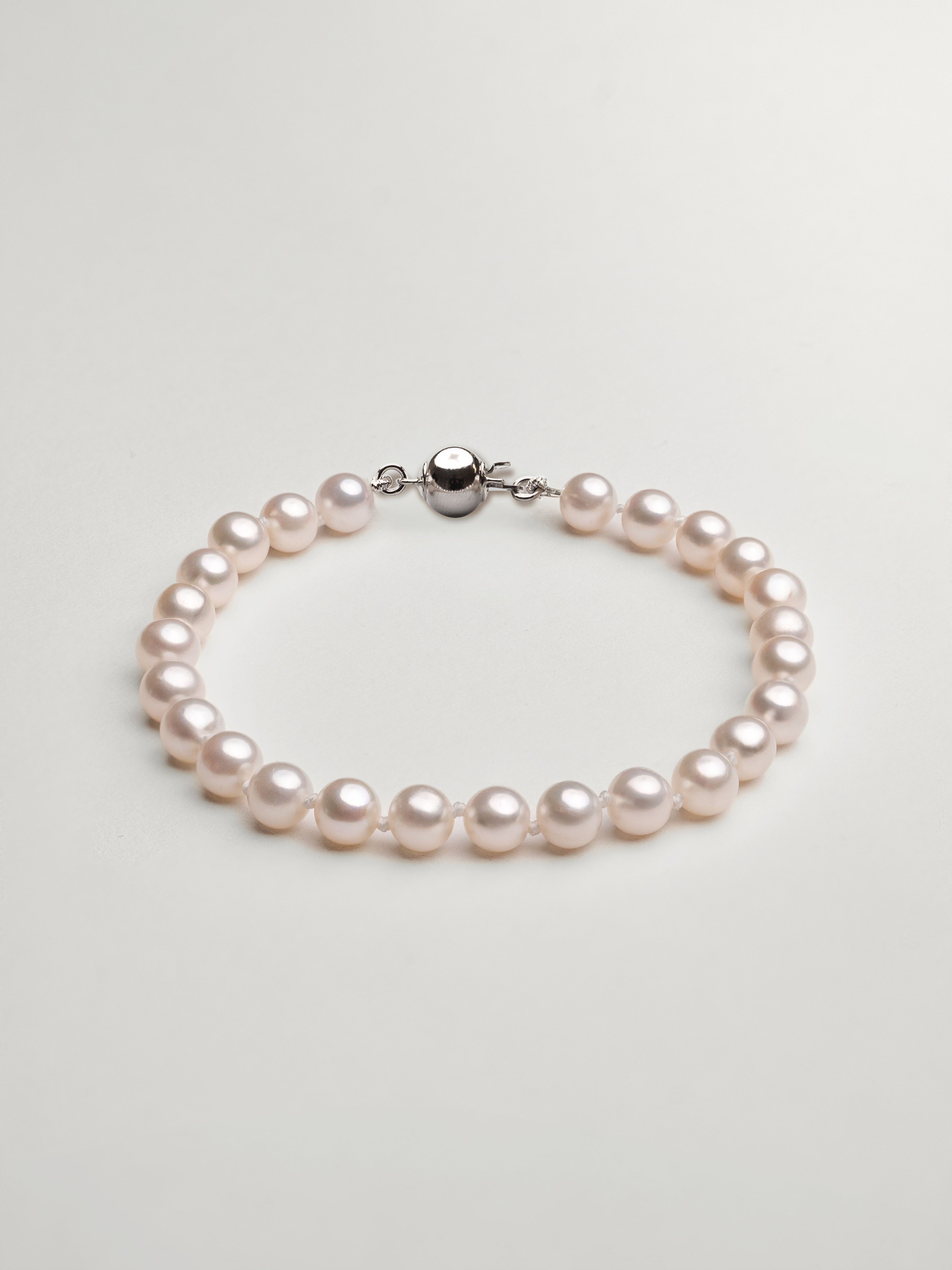 Pulsera de perlas cultivadas de agua dulce redondas de 5,5 - 6 mm