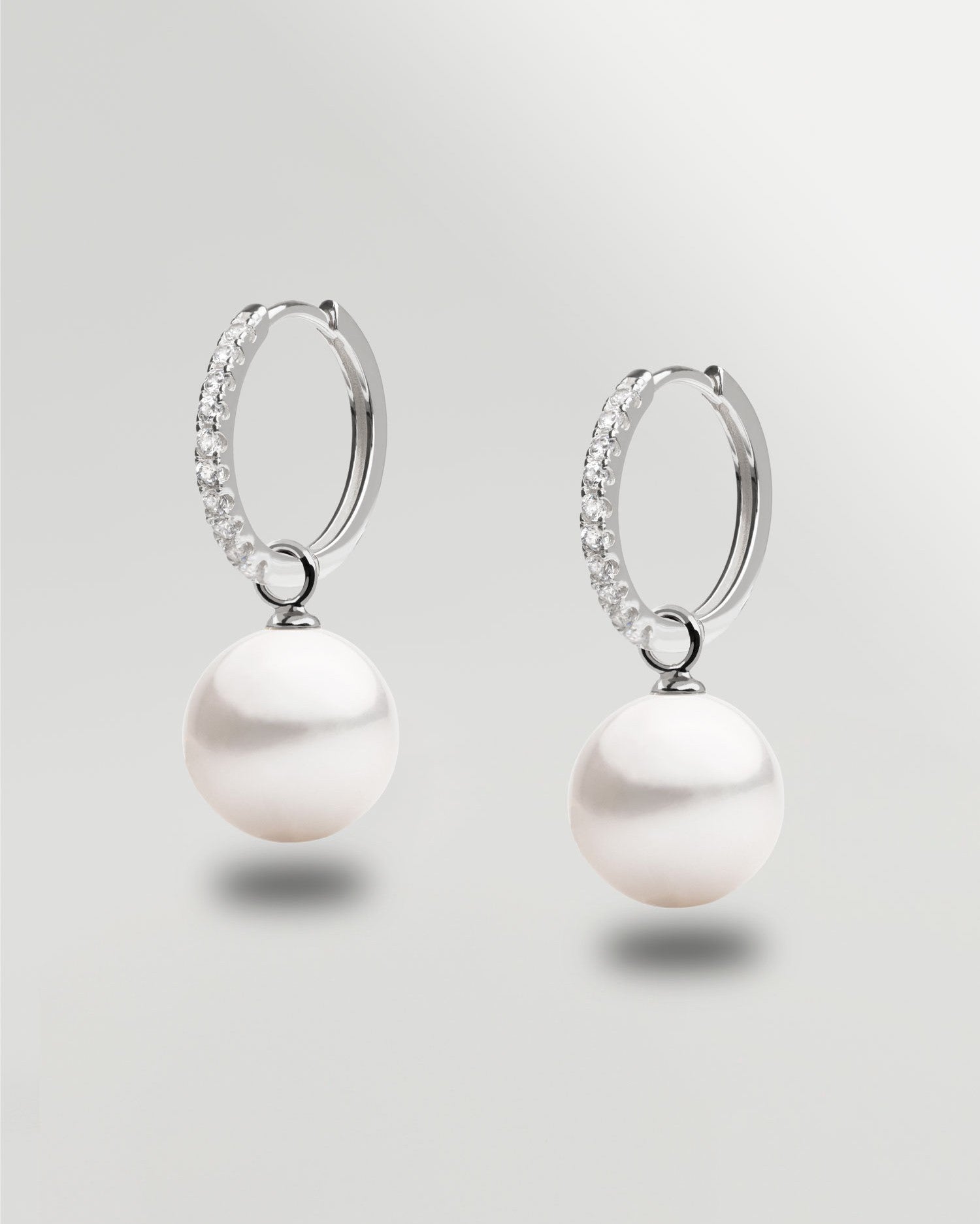 Aros de plata con circonitas y perla redonda 16mm