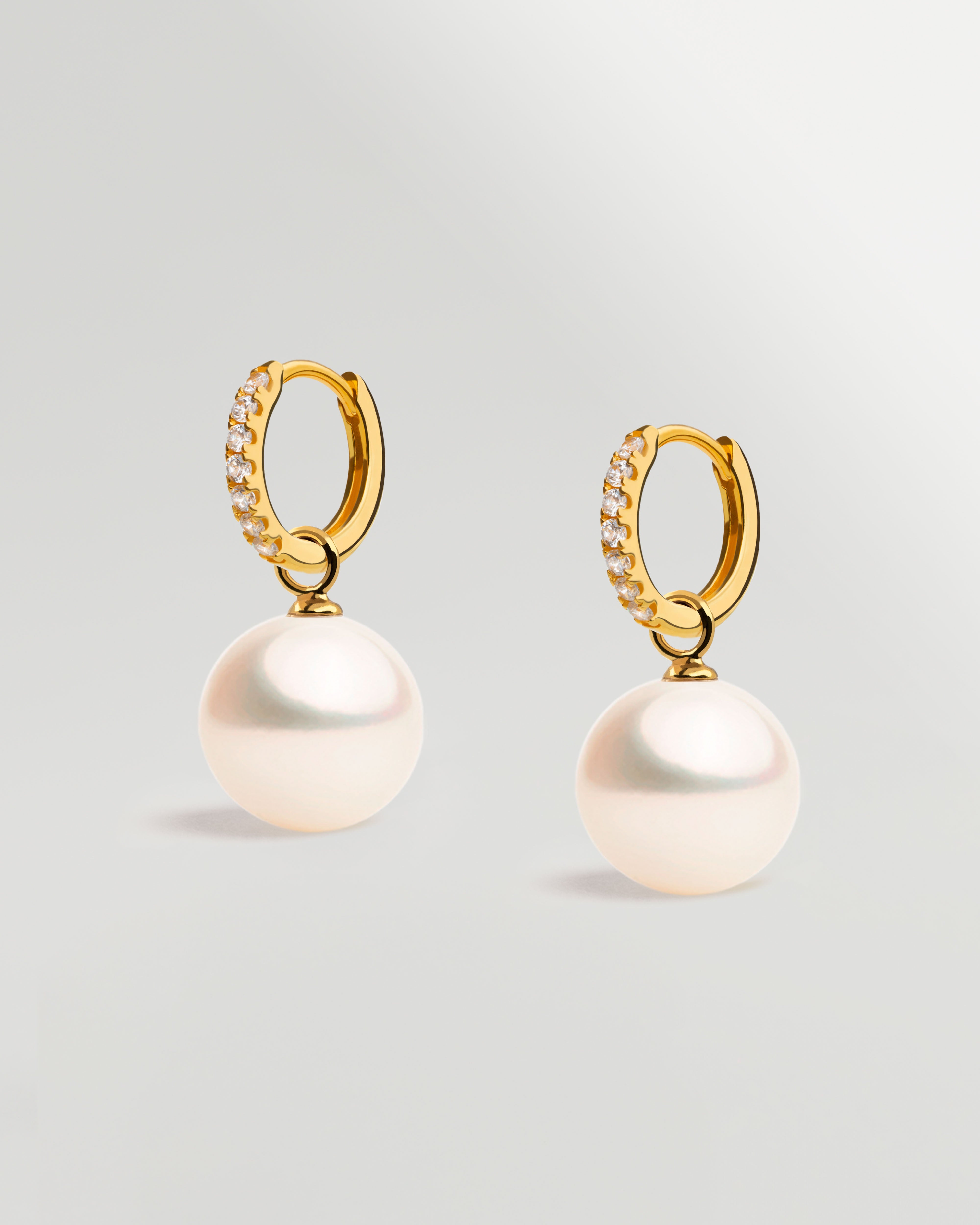 Aros de 18k con diamantes y perla redonda 12 mm secret & you