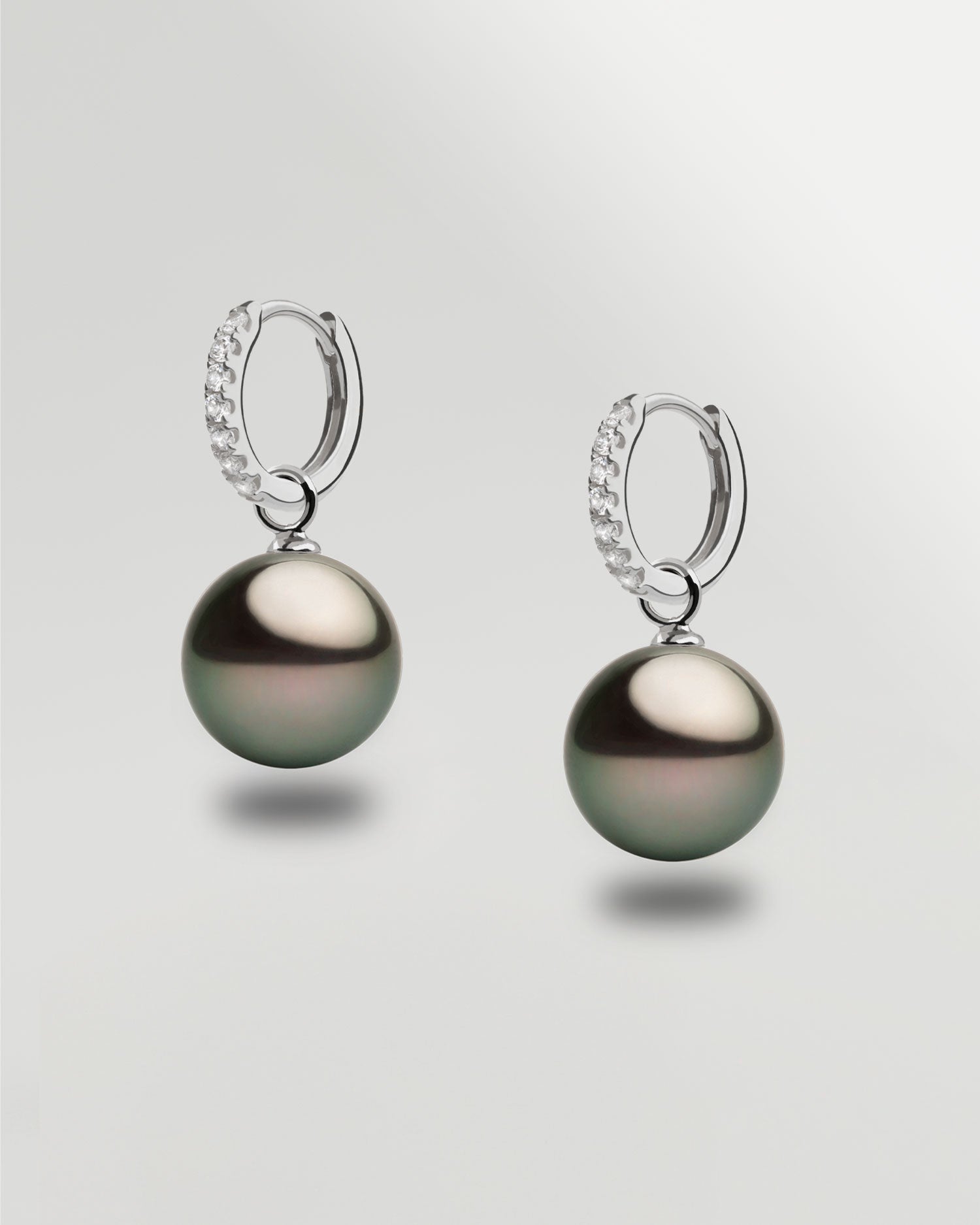 Aros de Plata de Ley de 12 mm con Circonitas y Perla Tahiti Redonda