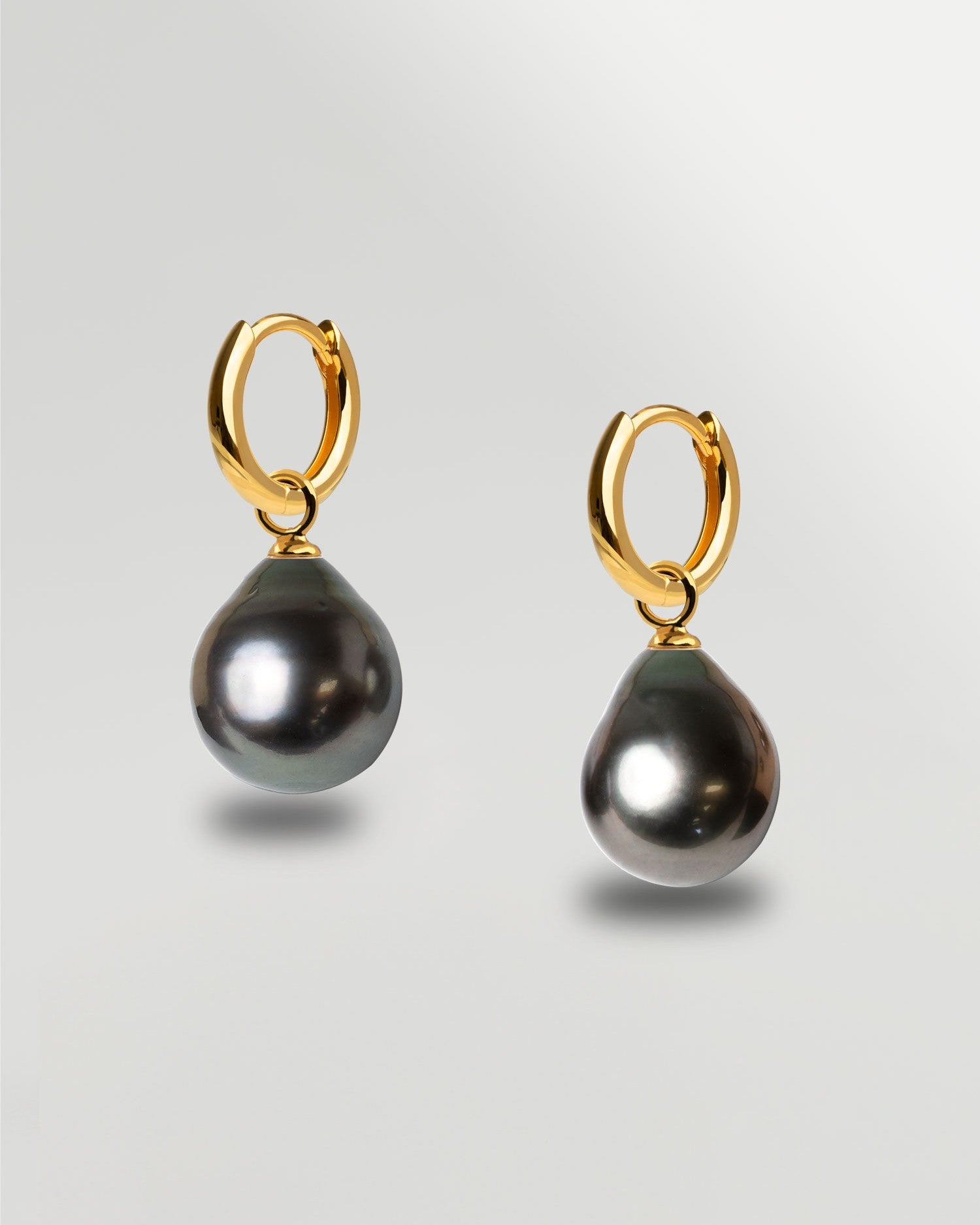 Aros de Oro Amarillo de 18k con Perla Tahití Barroca