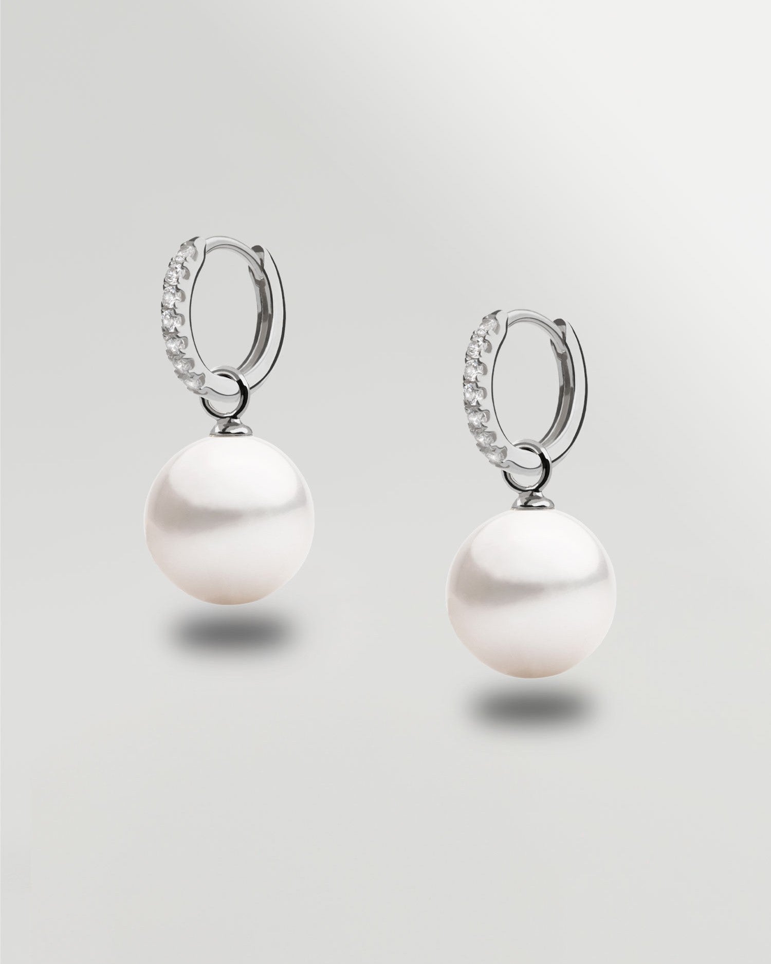 Aros de plata con circonitas y perla redonda 12mm