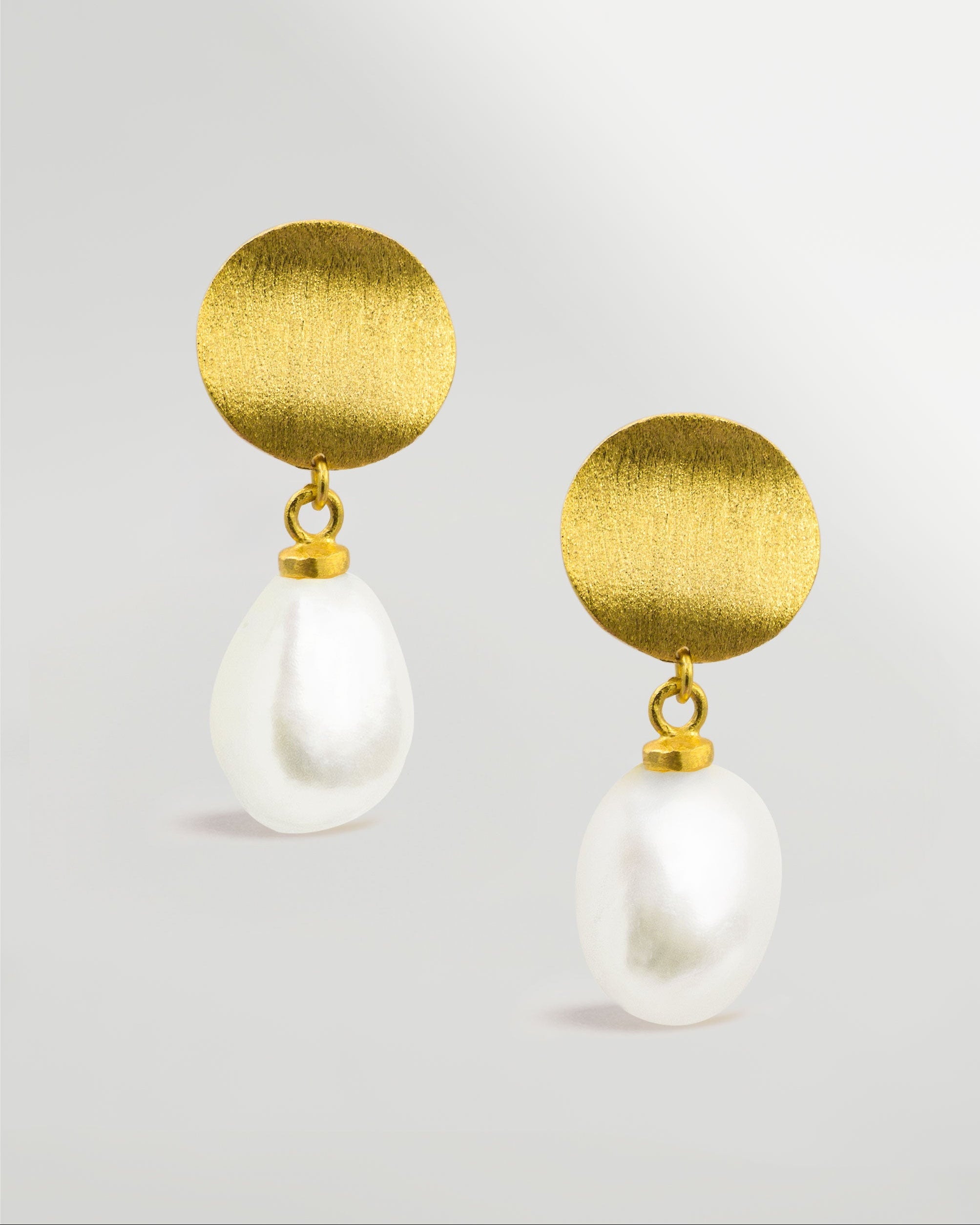 Pendientes de Perlas Barrocas con Placa de Plata Bañada en Oro Secret & You