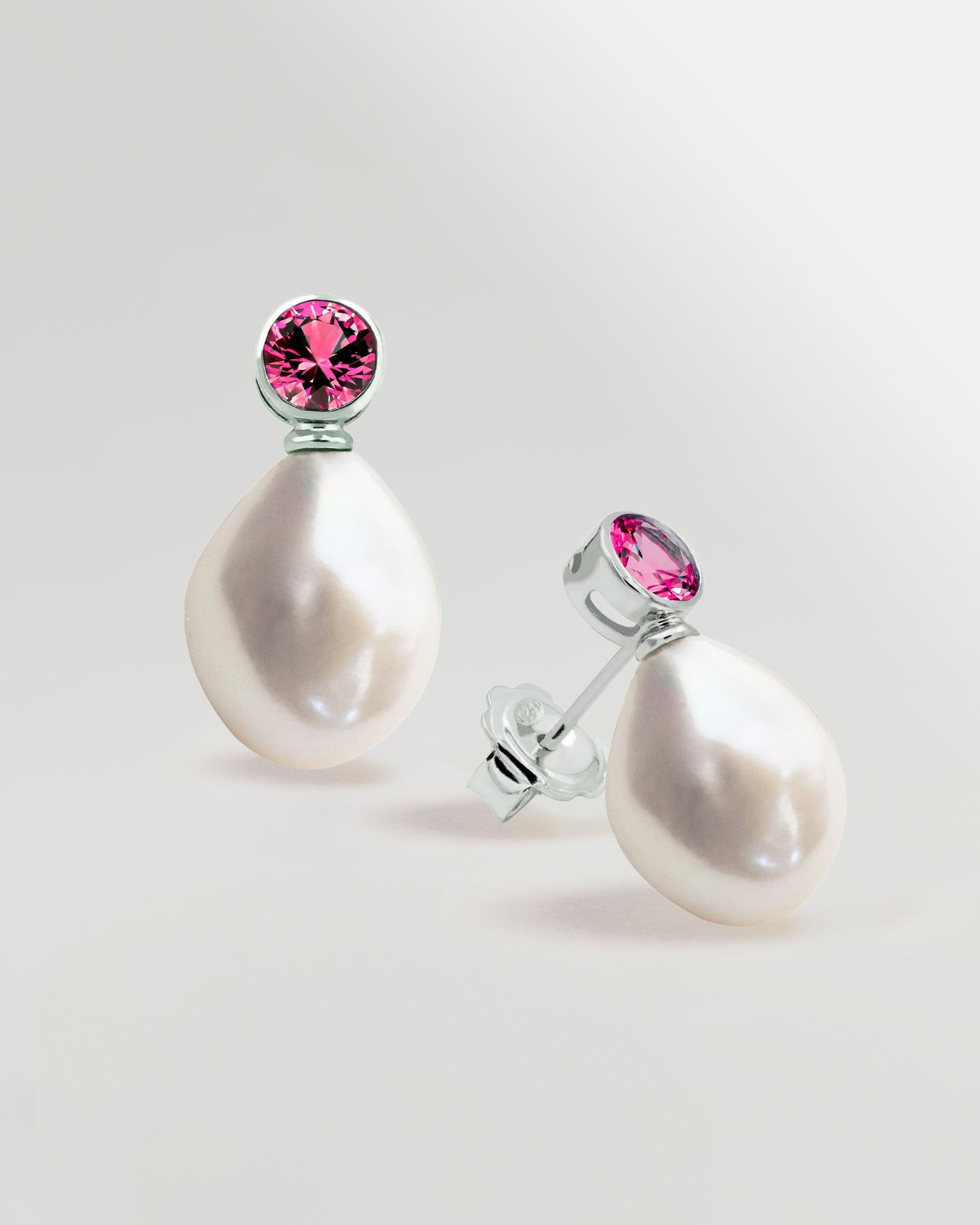 Foto de pendientes de perlas de agua dulce barrocas 12-13mm con circonitas Rubí