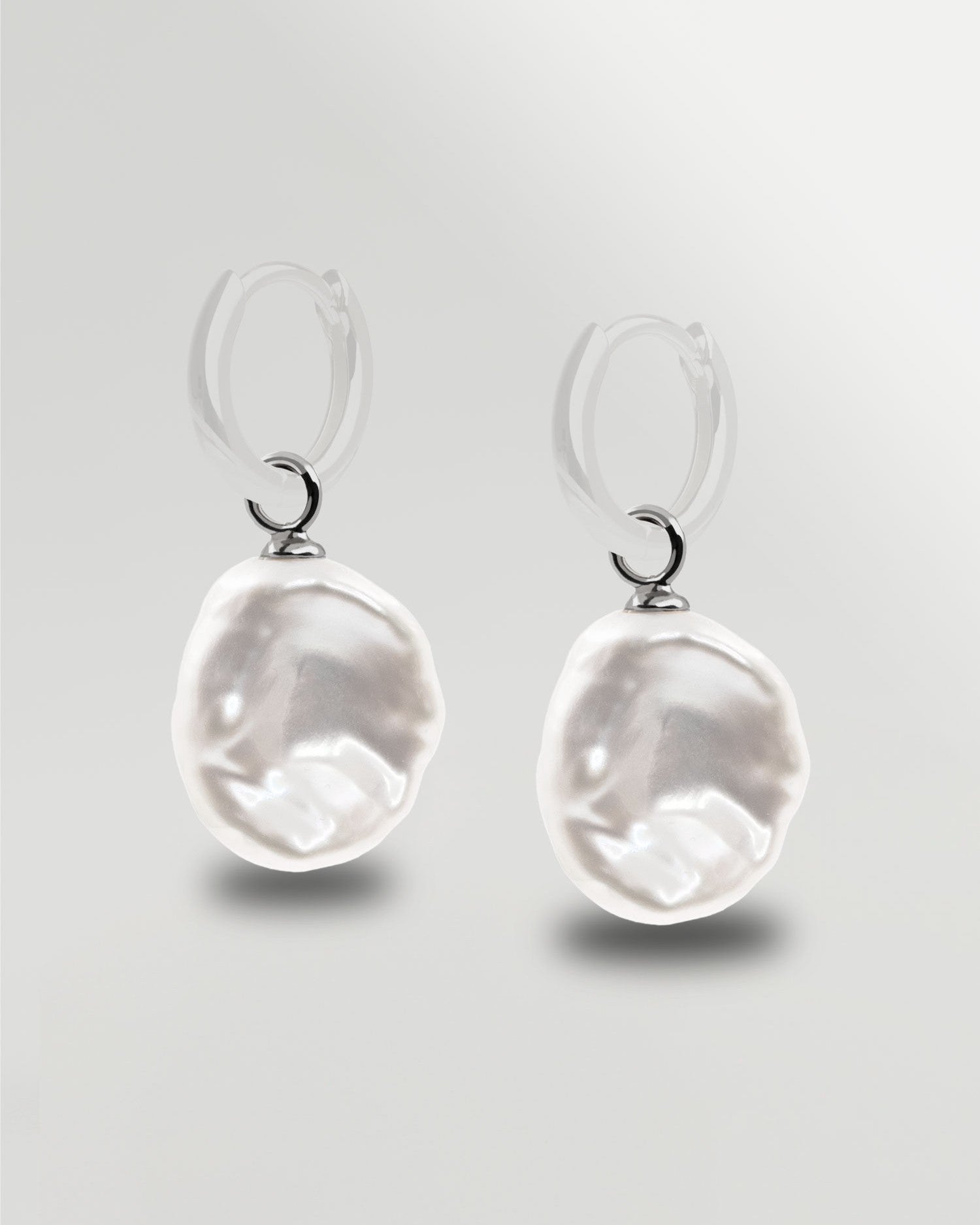 foto de charm de perlas keshi plata ley secret & you